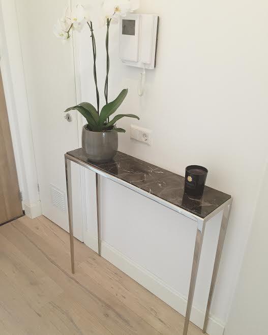 Konsola HENLEY brązowa podstawa z białym marmurem Eichholtz Eye on Design