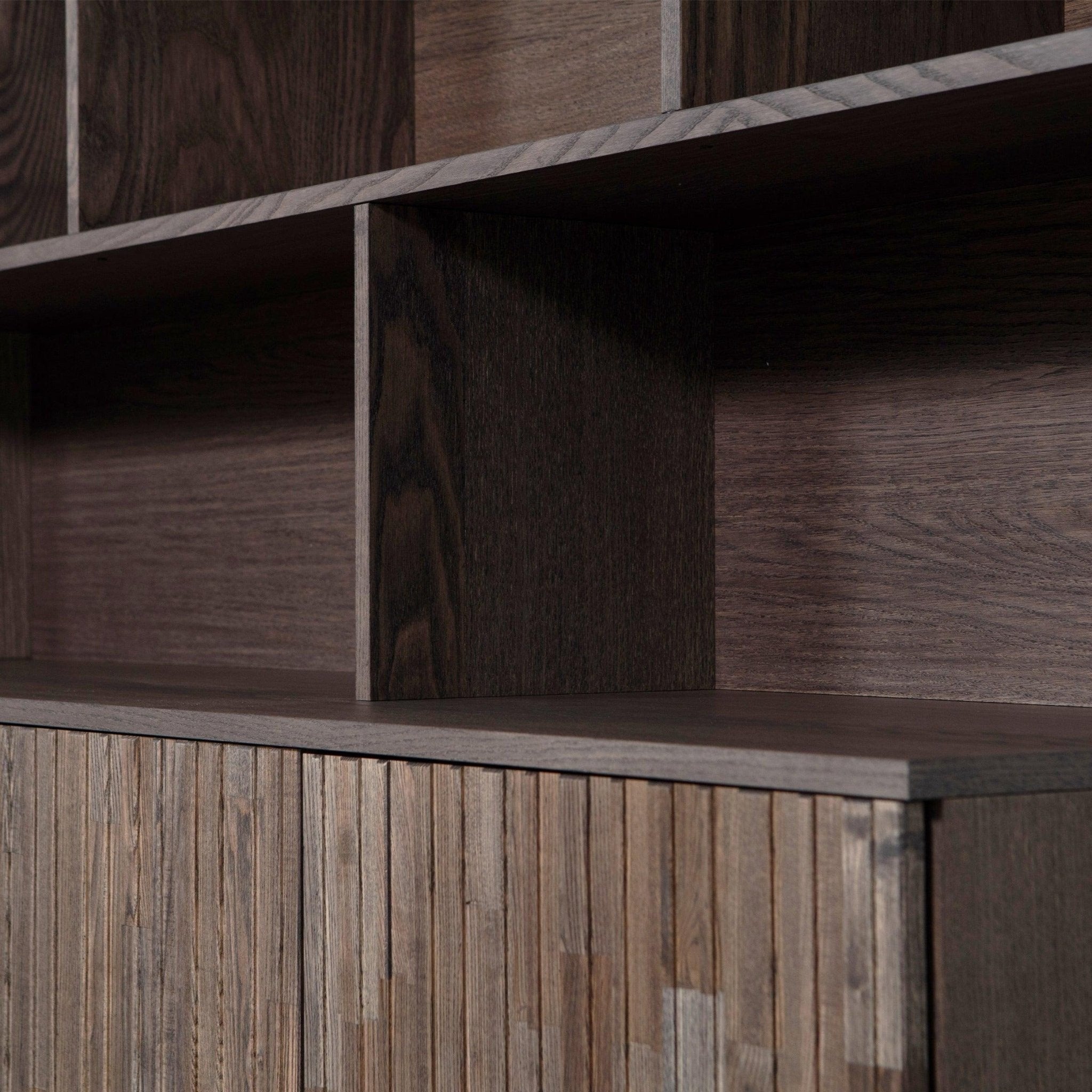 Kredens GRAVURE drewno jesionowe Woood Exclusive Eye on Design