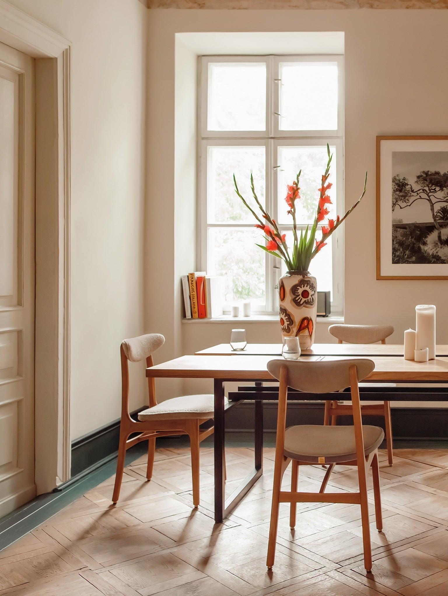 Krzesło 200-190 niebieski w tkaninie Velvet Indigo 366 concept Eye on Design