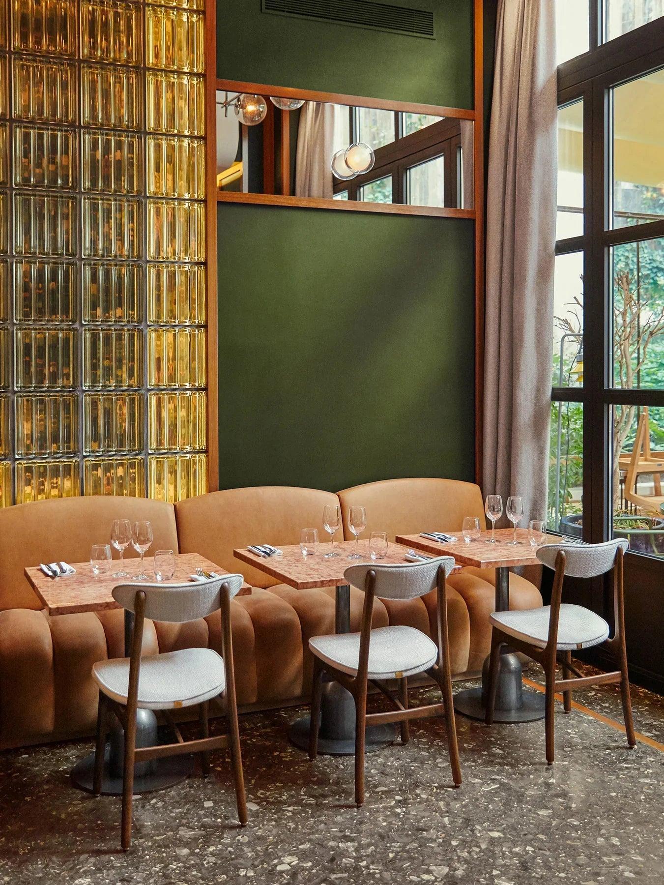 Krzesło 200-190 niebieski w tkaninie Velvet Indigo 366 concept Eye on Design