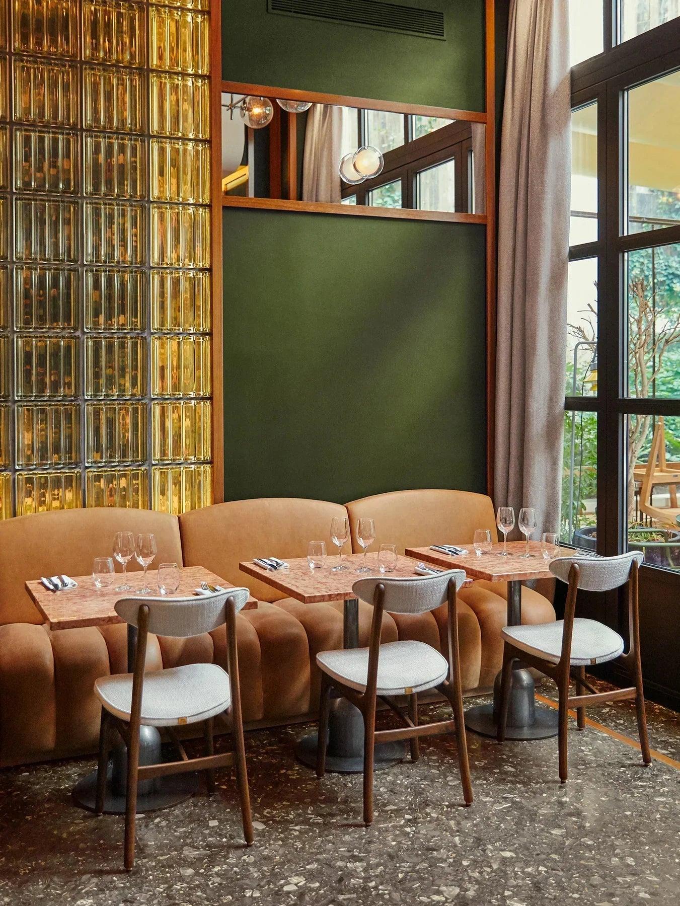 Krzesło 200-190 zielony w tkaninie Velvet Turtle 366 concept Eye on Design