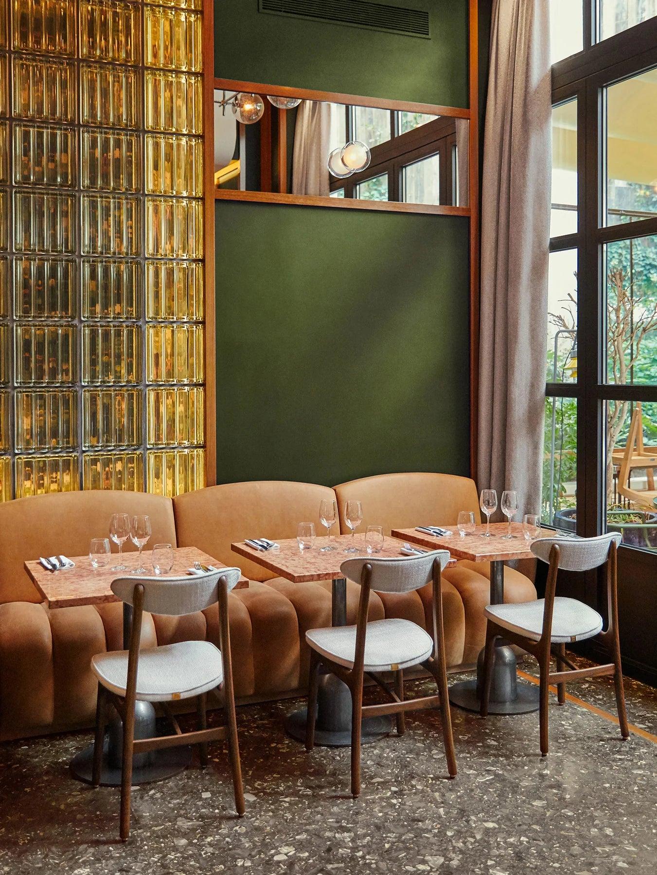 Krzesło 200-190 żółty w tkaninie Shine Velvet Mustard 366 concept Eye on Design