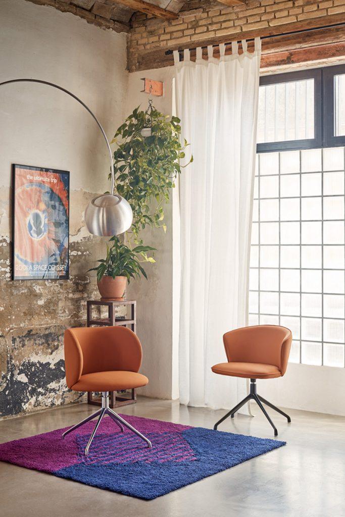 Krzesło ADD ekoskóra terracotta z czarną podstawą Teulat Eye on Design