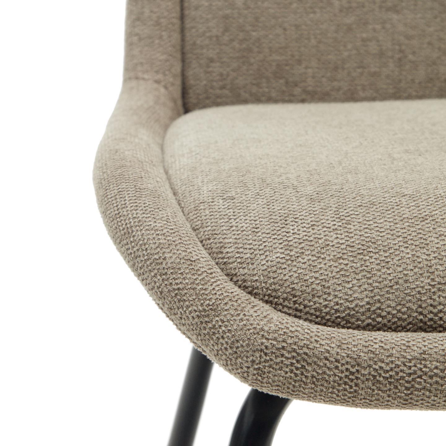 Krzesło AIMIN jasnobrązowy szenil z czarną podstawą La Forma Eye on Design