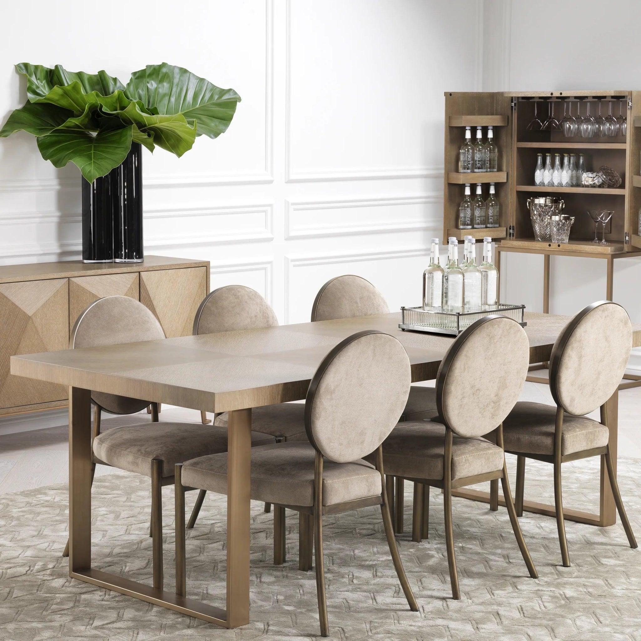 Krzesło aksamitne SCRIBE beżowy Eichholtz Eye on Design