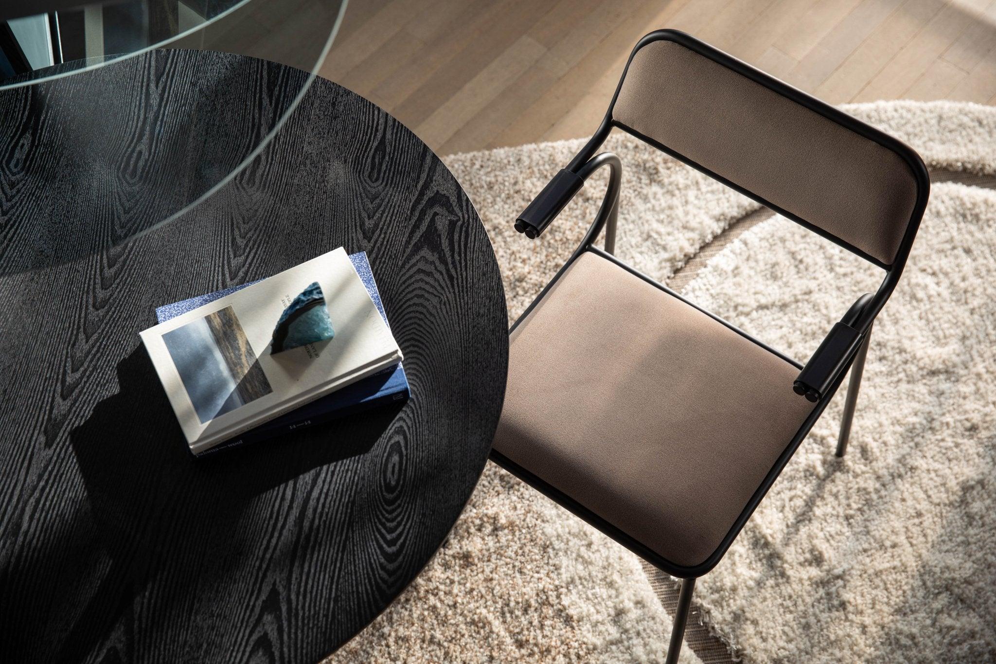 Krzesło ALBA beżowy z czarną podstawą Zuiver Eye on Design