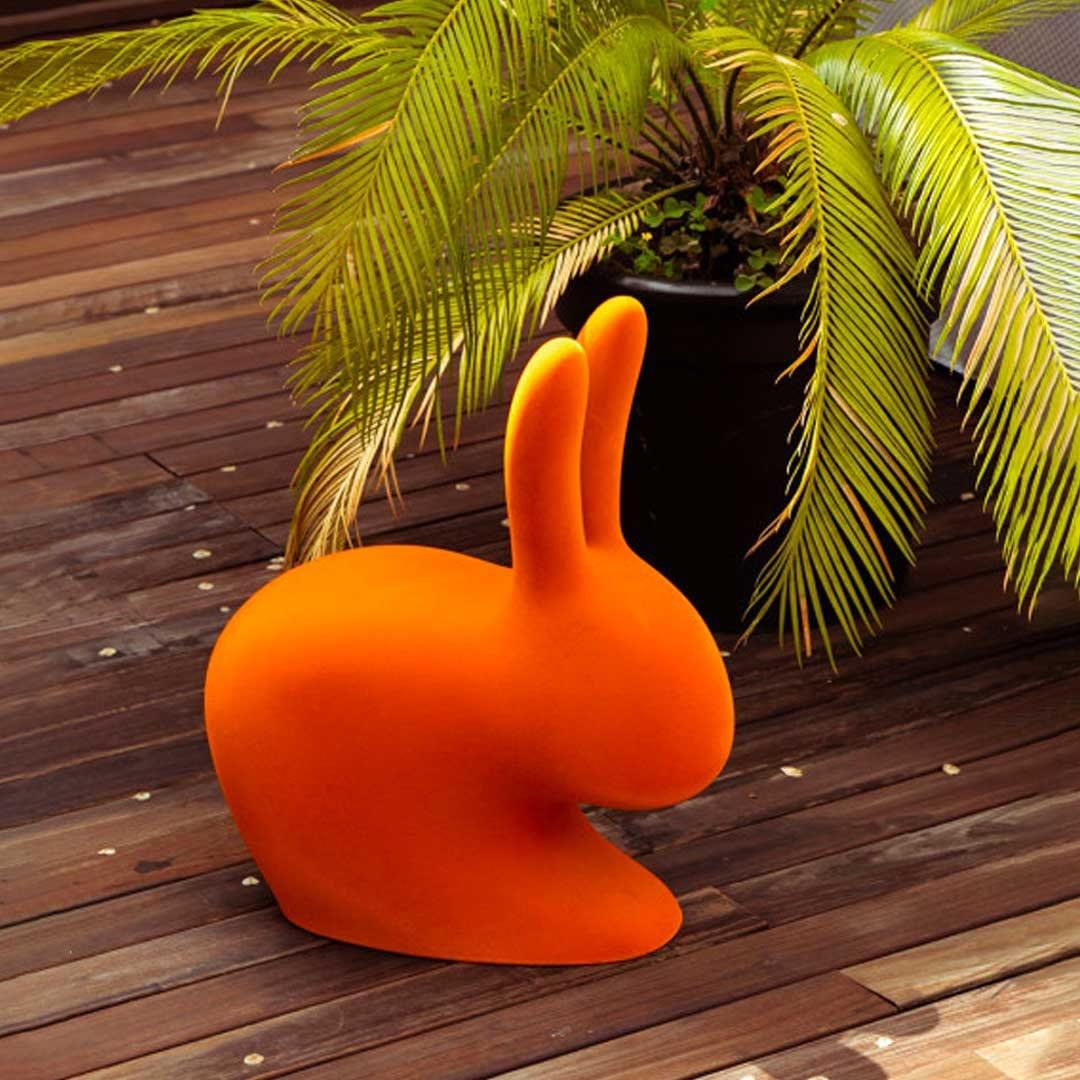 Krzesło BABY RABBIT VELVET pomarańczowy Qeeboo Eye on Design