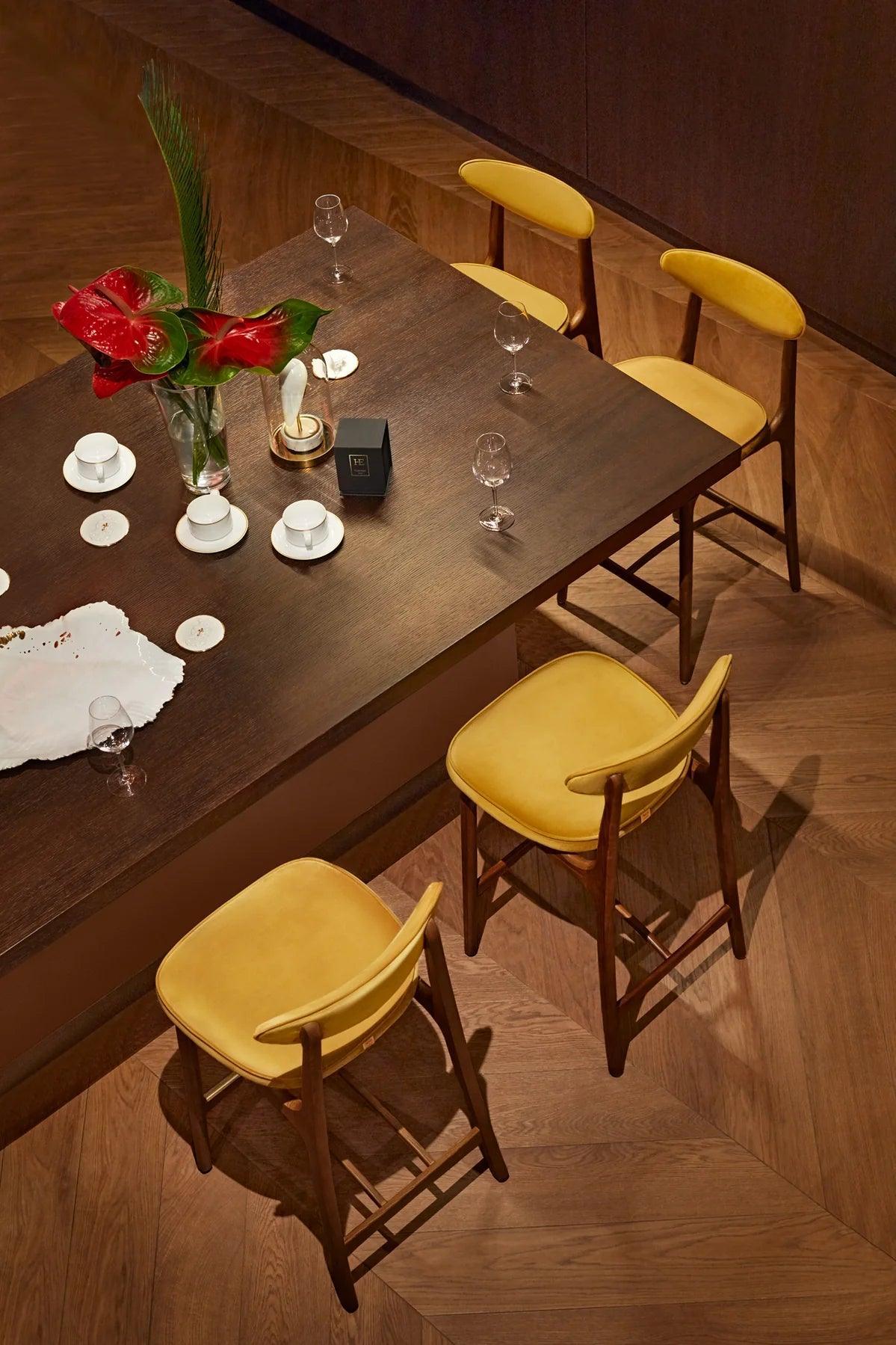 Krzesło barowe 200-190 żółty w tkaninie Boucle Mustard 366 concept Eye on Design