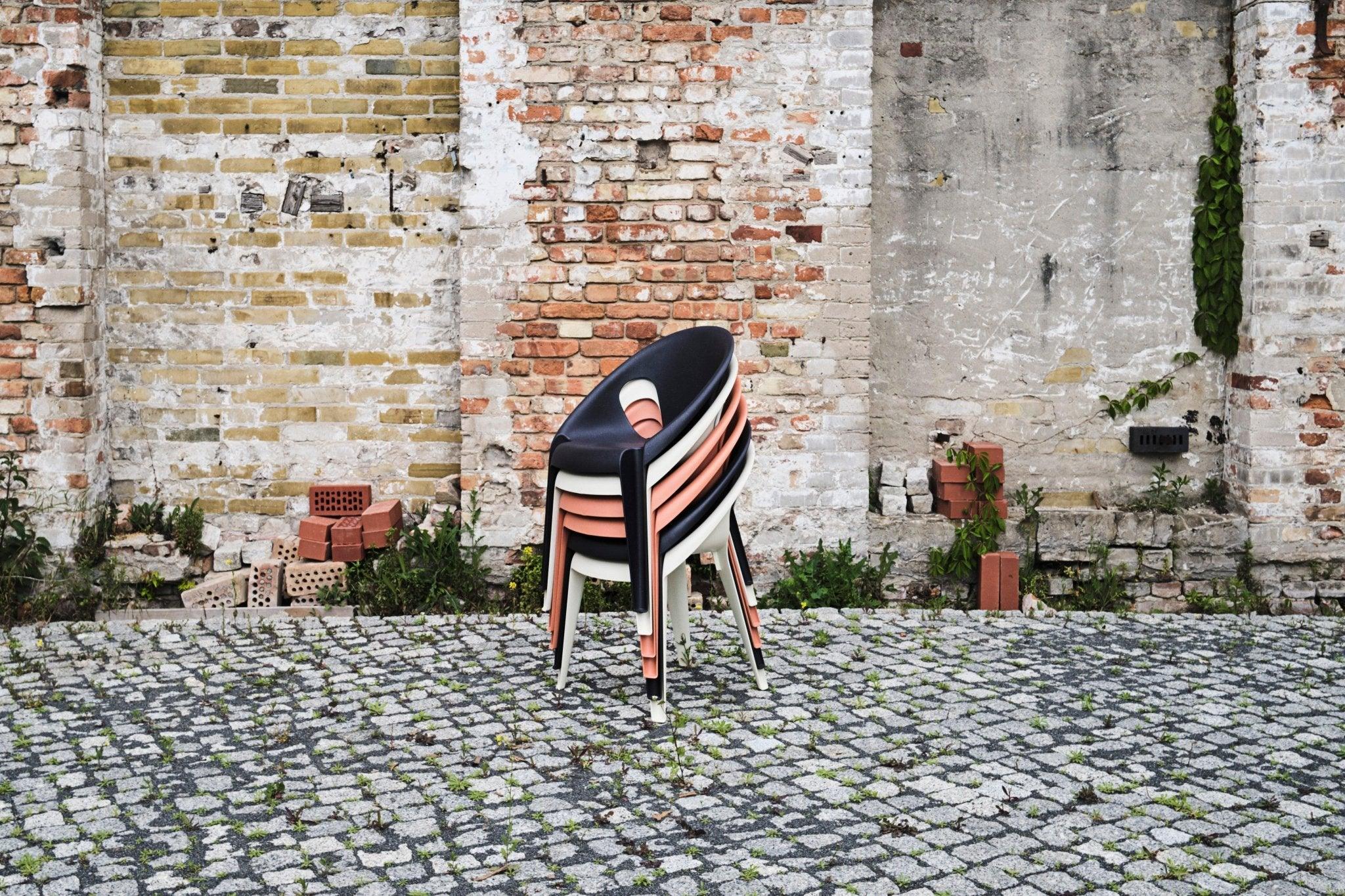 Krzesło BELL CHAIR antracytowy Magis Eye on Design