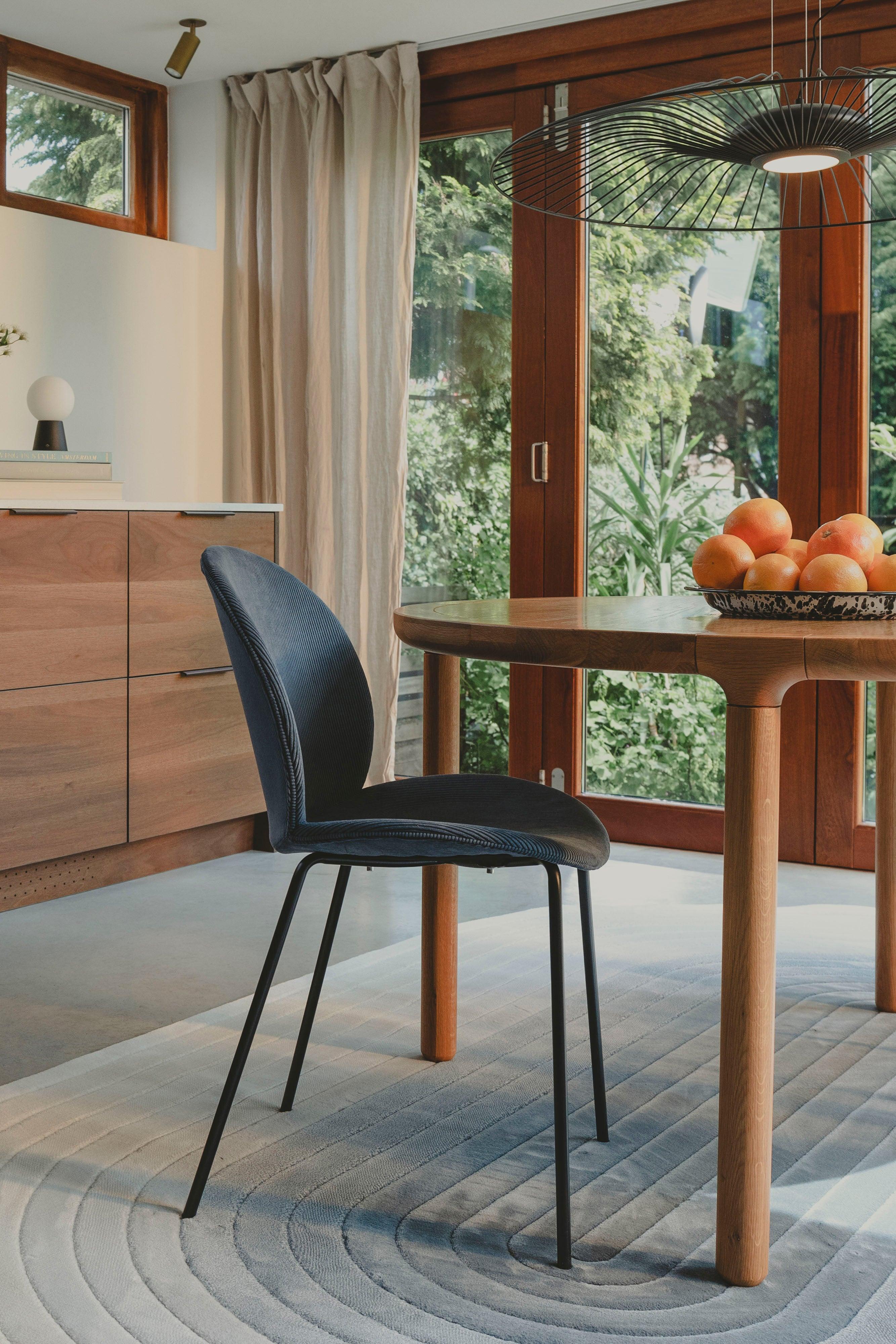 Krzesło BONNET granatowy Zuiver Eye on Design