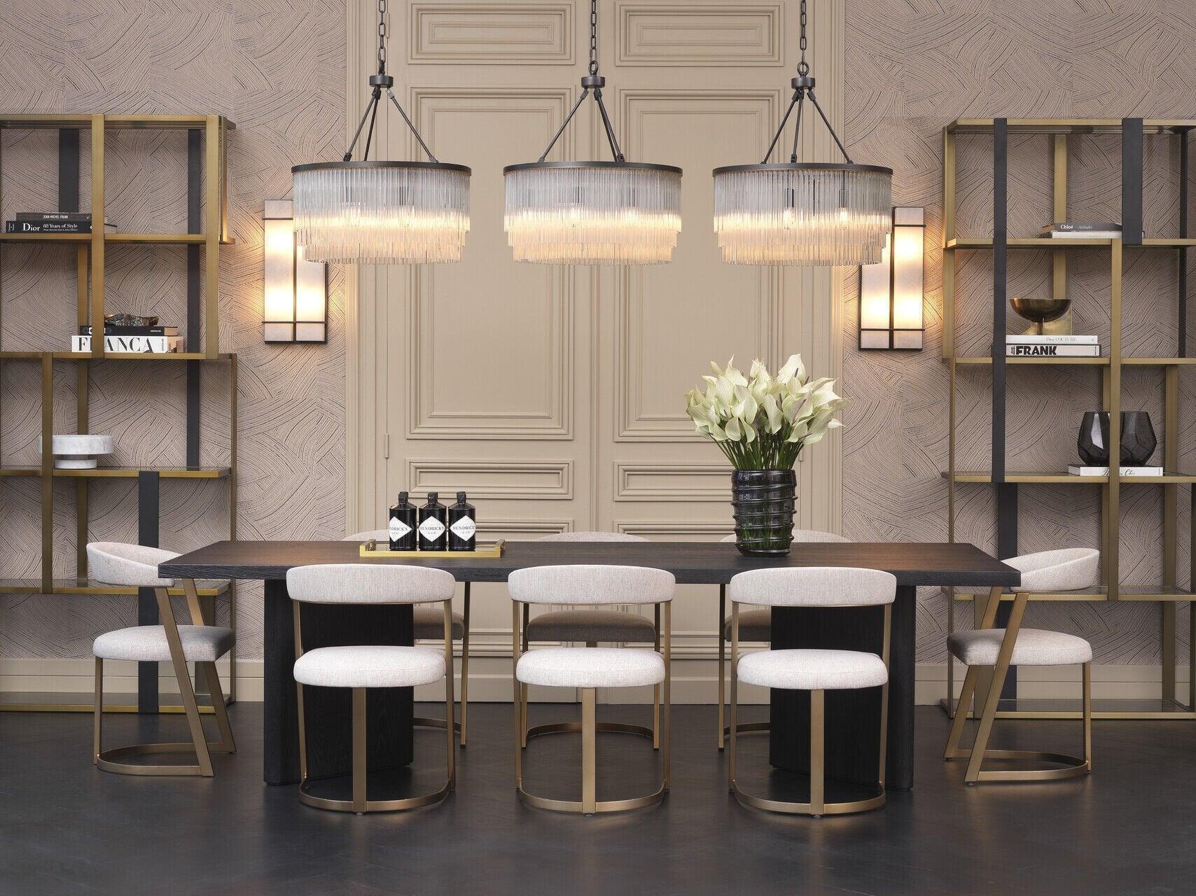 Krzesło DEXTER beżowy z mosiężną podstawą Eichholtz Eye on Design