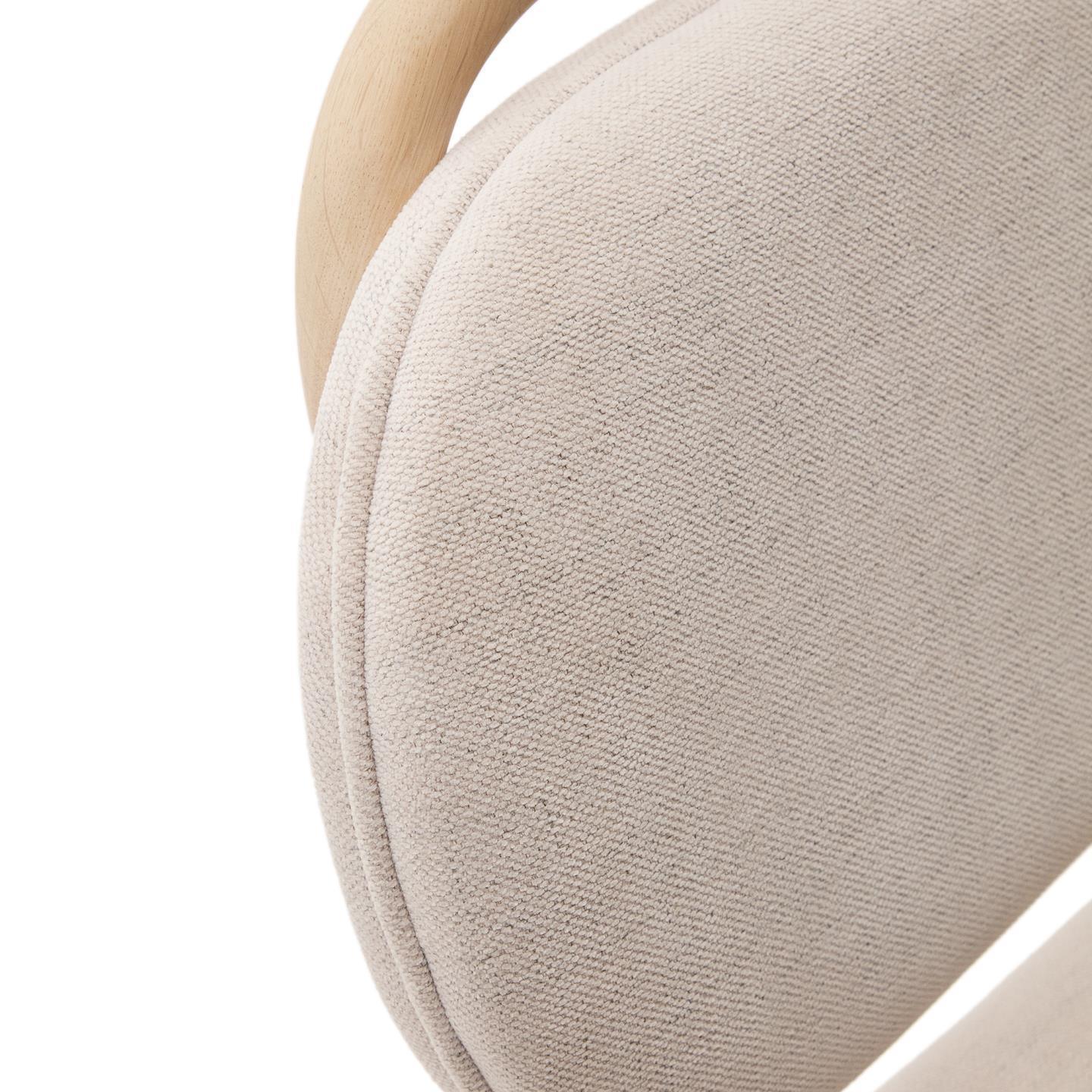 Krzesło HELDA beżowy szenil z drewnianą podstawą La Forma Eye on Design