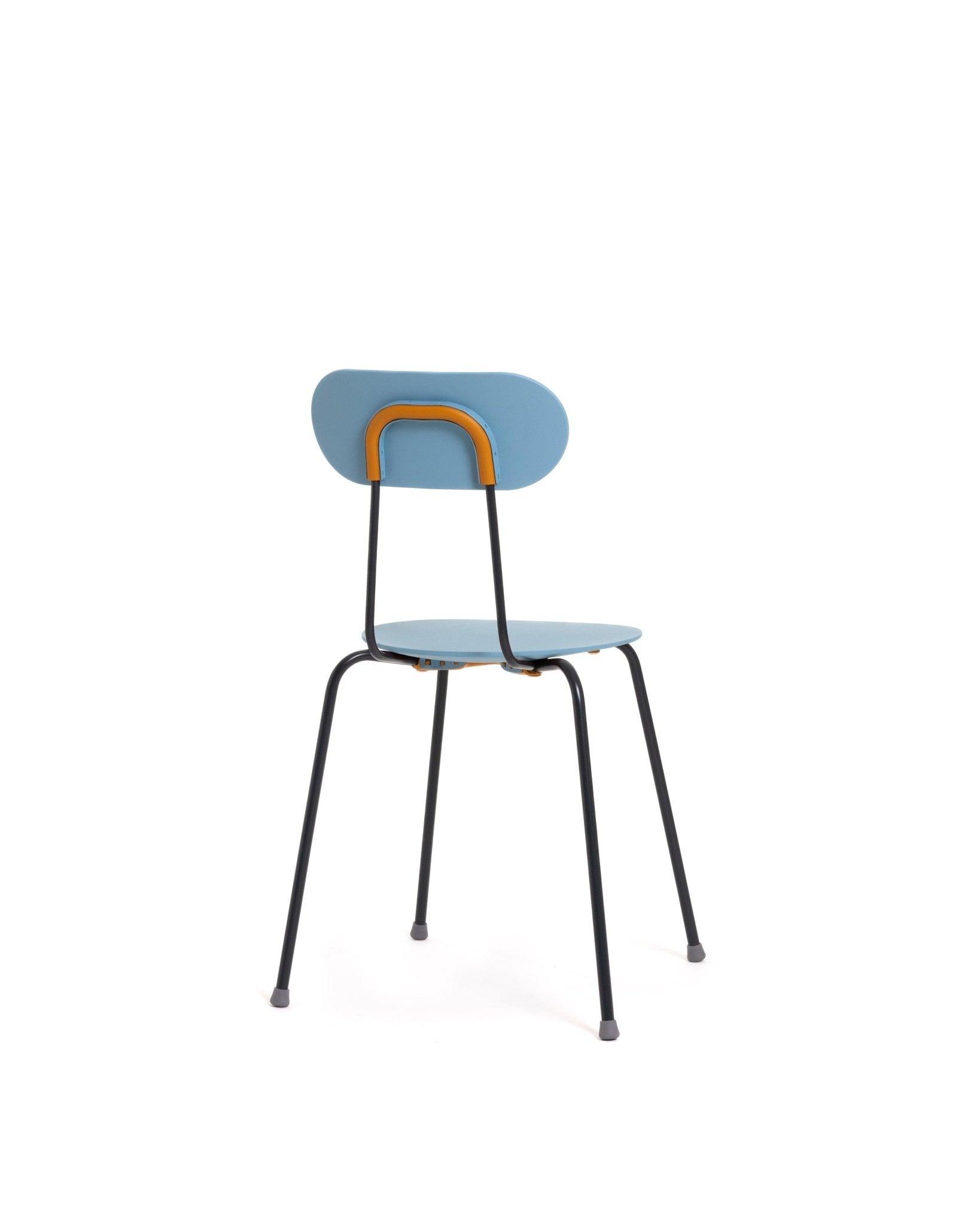 Krzesło MARIOLINA niebieski z czarną podstawą Magis Eye on Design