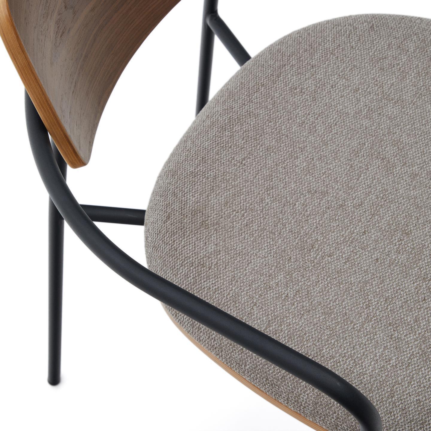 Krzesło MAUREEN fornir orzechowy z czarną podstawą La Forma Eye on Design