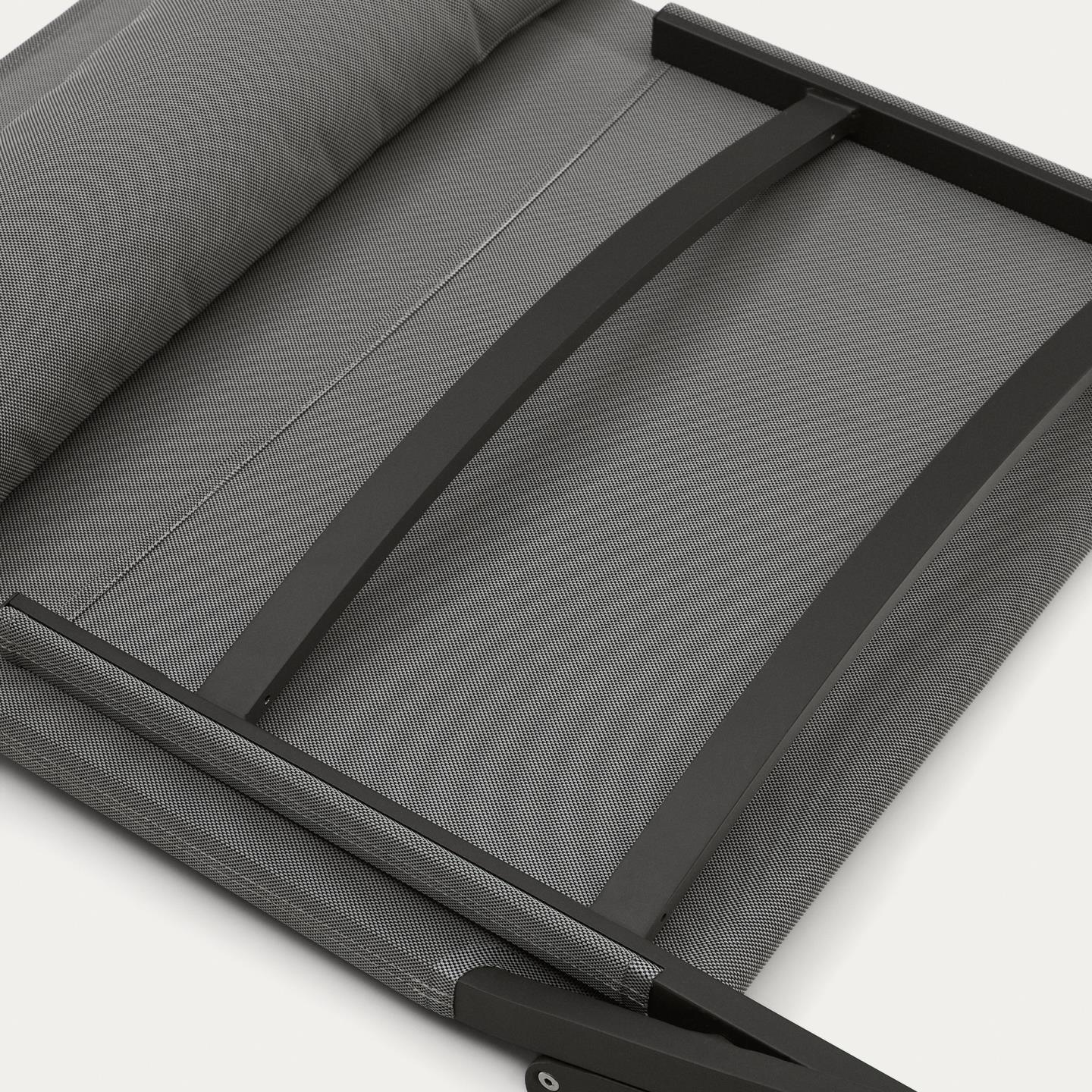 Krzesło ogrodowe CANUTELLS czarny La Forma Eye on Design