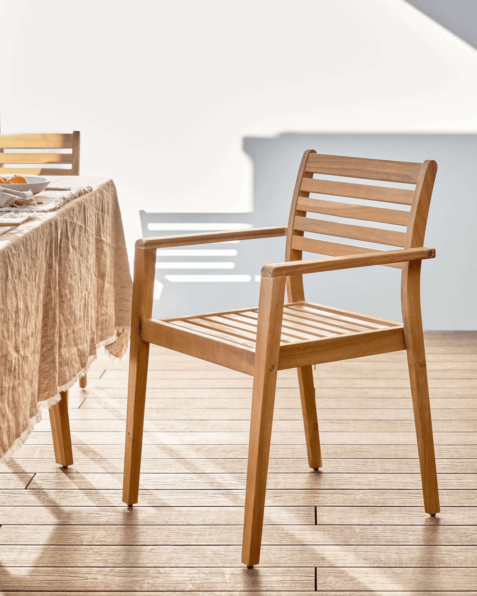 Krzesło ogrodowe HANZEL lite drewno akacjowe La Forma Eye on Design