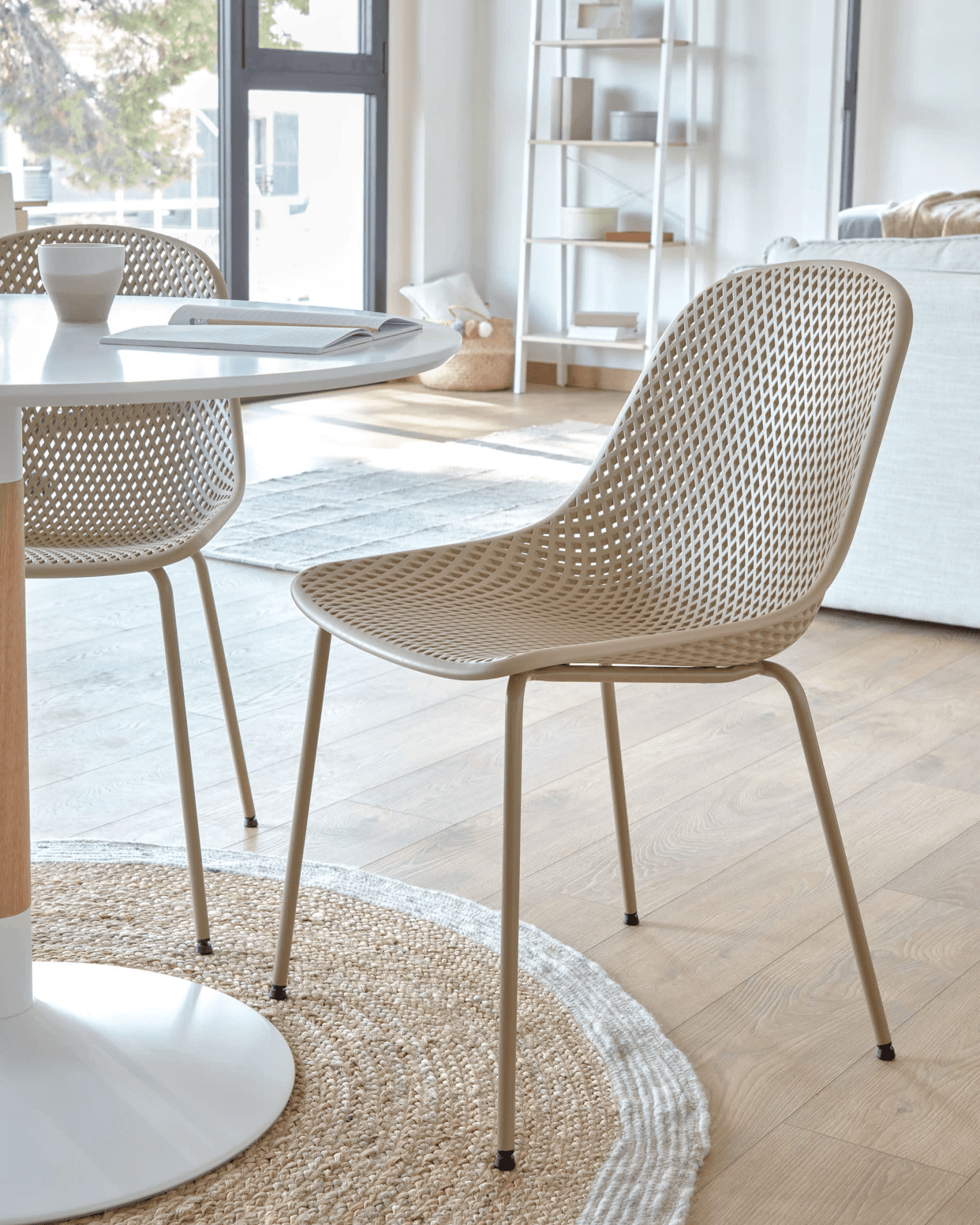 Krzesło ogrodowe QUINBY beżowy La Forma Eye on Design