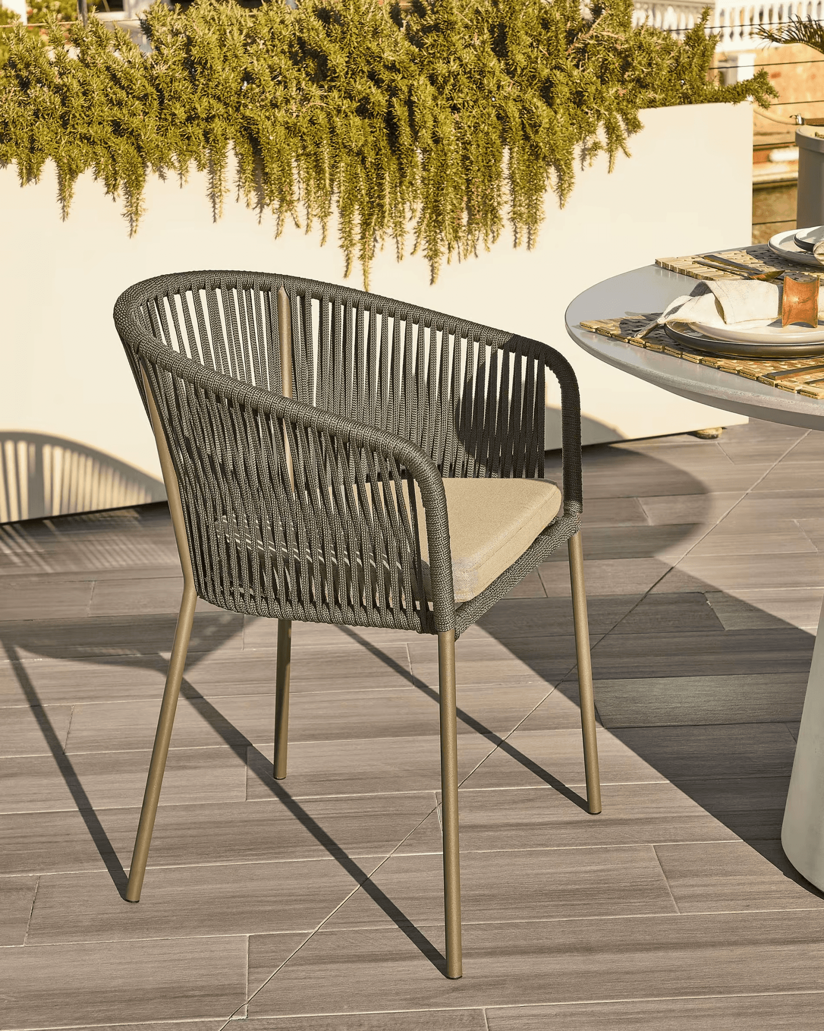 Krzesło ogrodowe YANET zielony La Forma Eye on Design