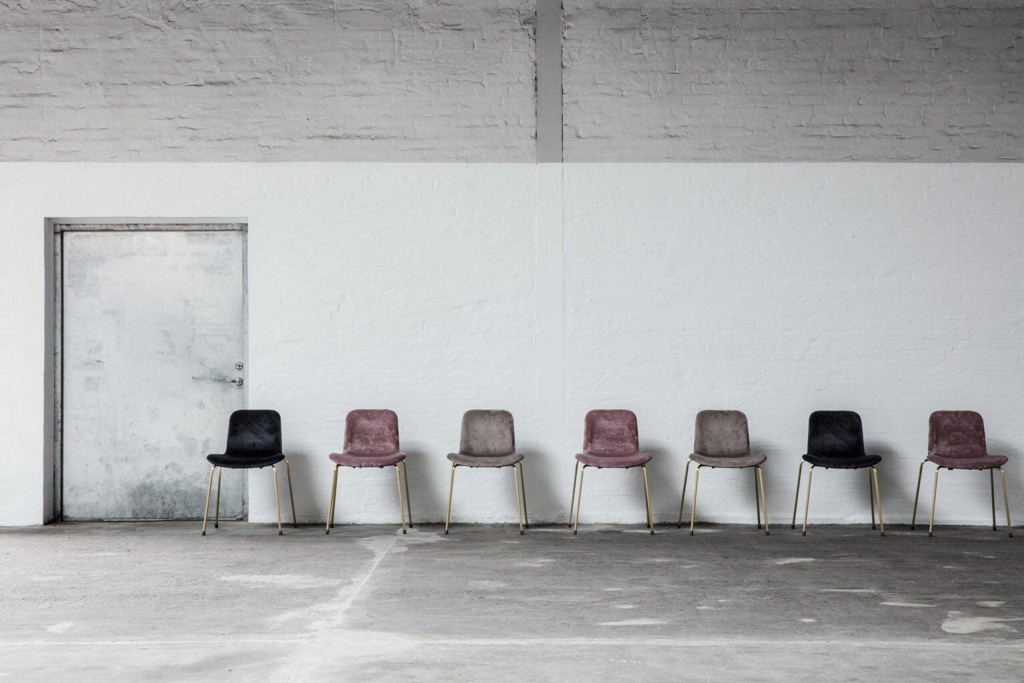 Krzesło tapicerowane LANGUE stalowa rama NORR11 Eye on Design