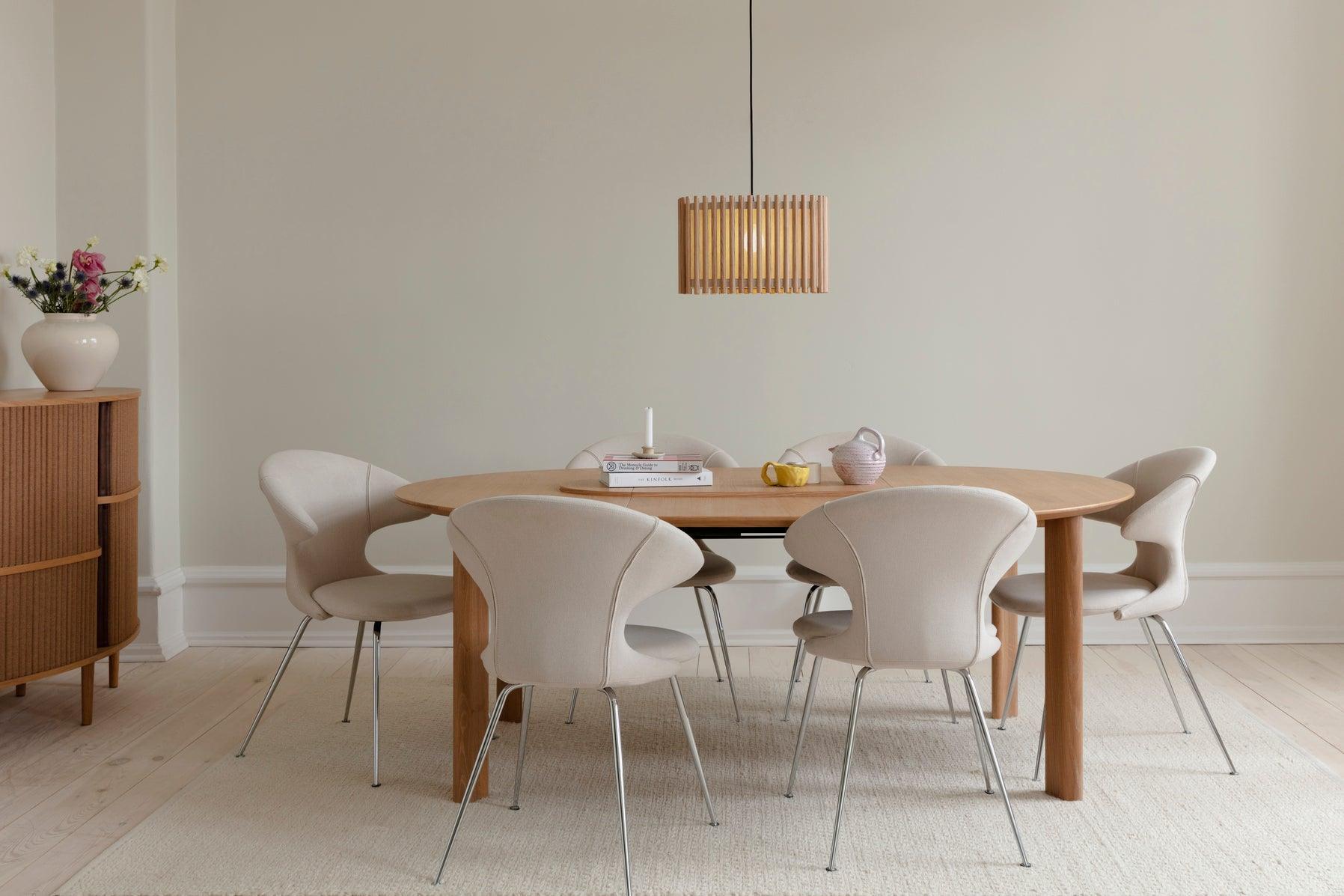 Krzesło TIME FLIES beżowy ze srebrną podstawą UMAGE Eye on Design