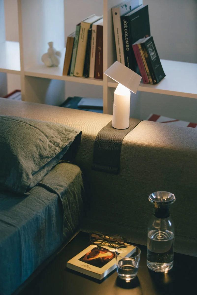 Lampa akumulatorowa BICOCA kremowy Marset Eye on Design