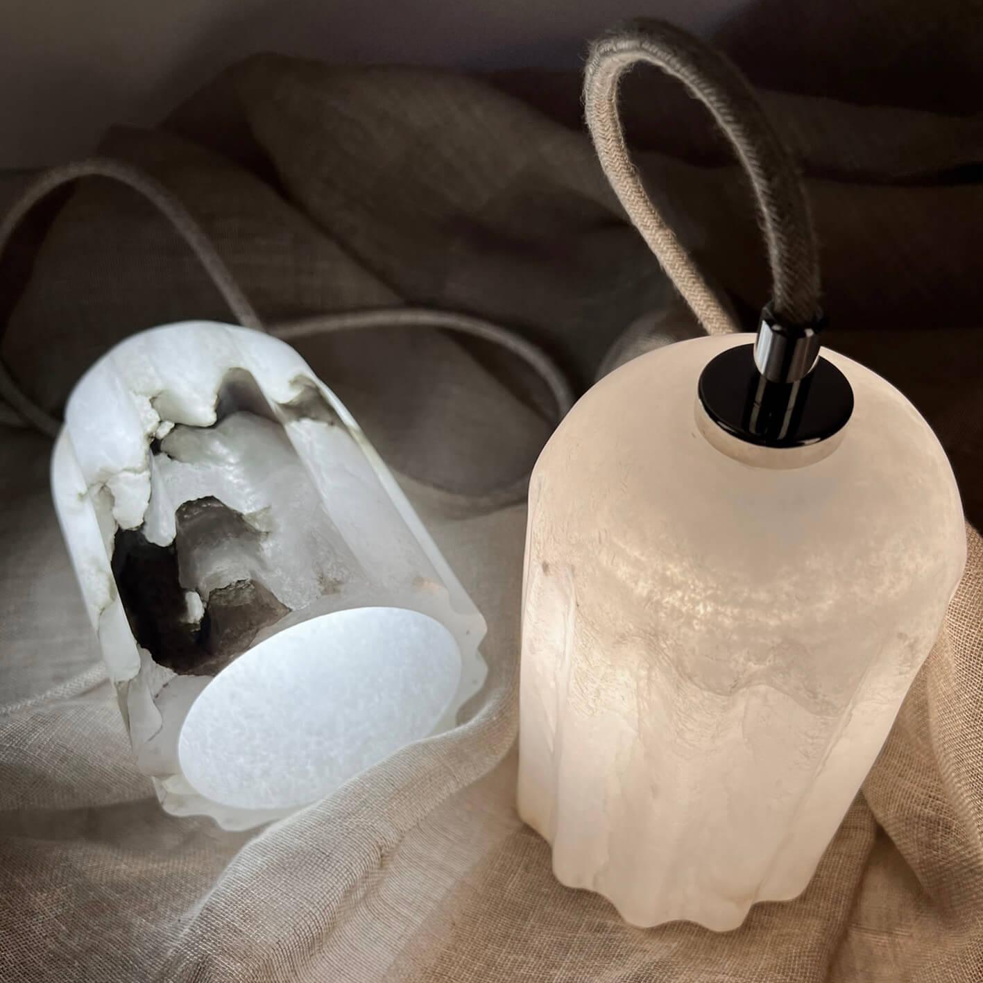 Lampa alabastrowa wisząca URANIA nikiel Embassy Interiors Eye on Design