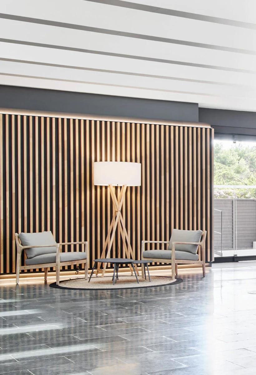 Lampa podłogowa CALA dąb lakierowany Marset Eye on Design