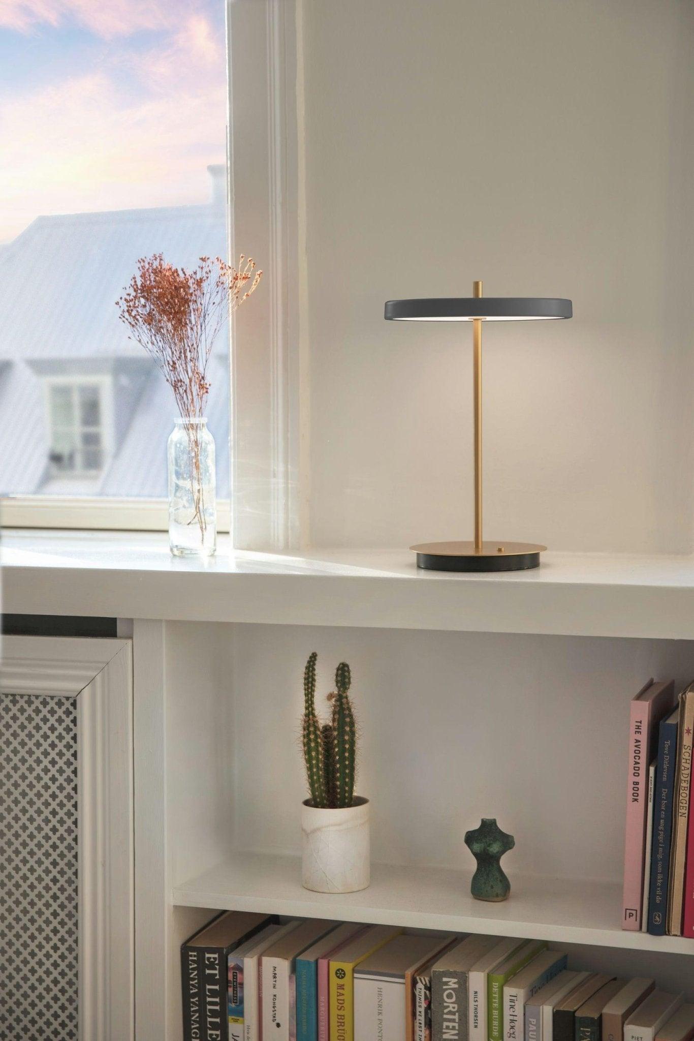 Lampa przenośna ASTERIA MOVE antracytowy UMAGE Eye on Design