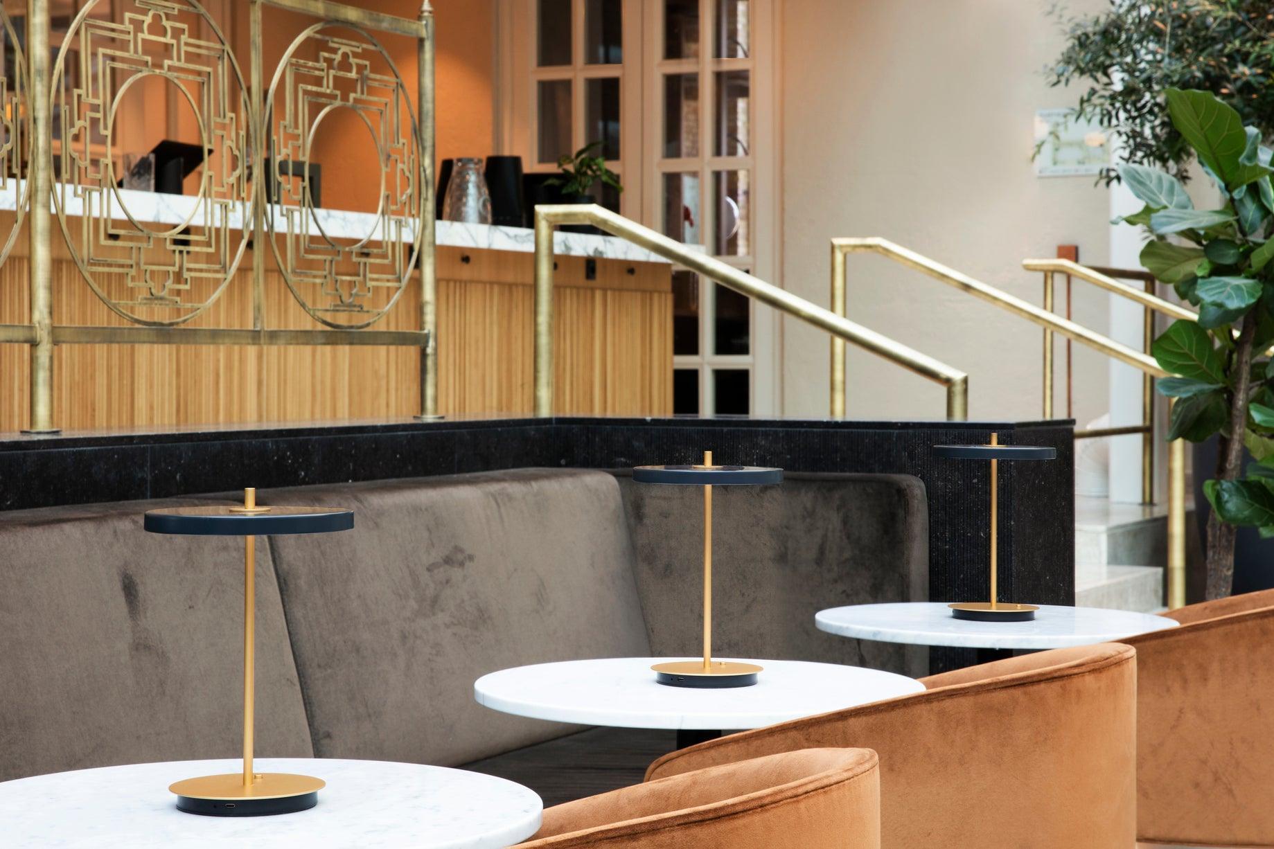 Lampa przenośna ASTERIA MOVE antracytowy UMAGE Eye on Design