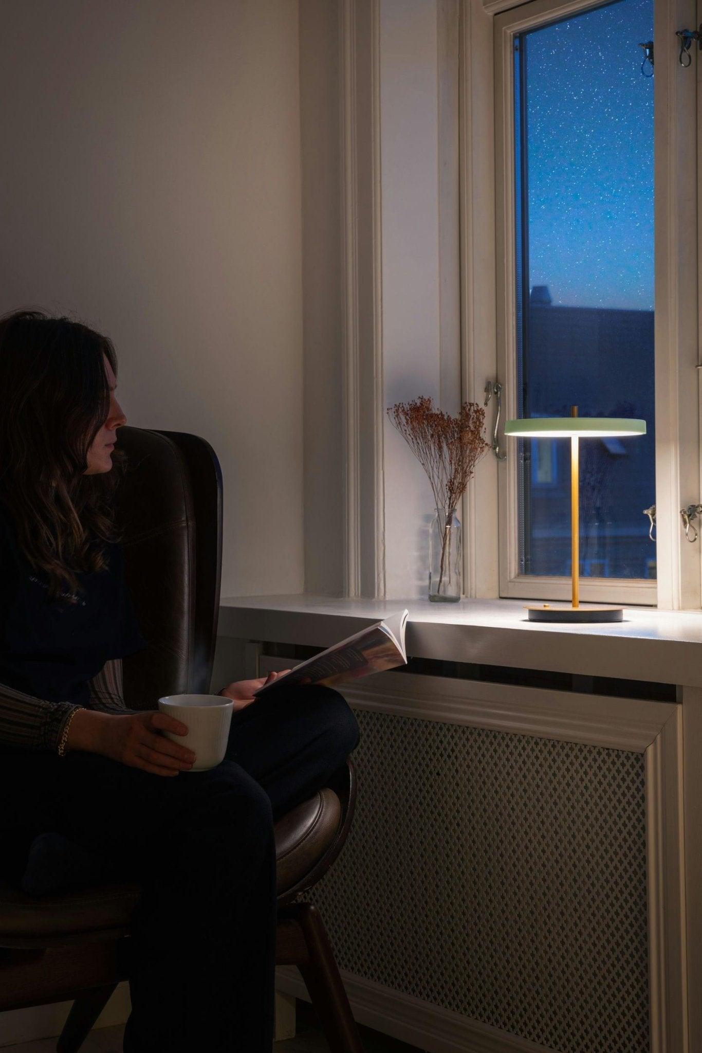 Lampa przenośna ASTERIA MOVE pistacjowy UMAGE Eye on Design