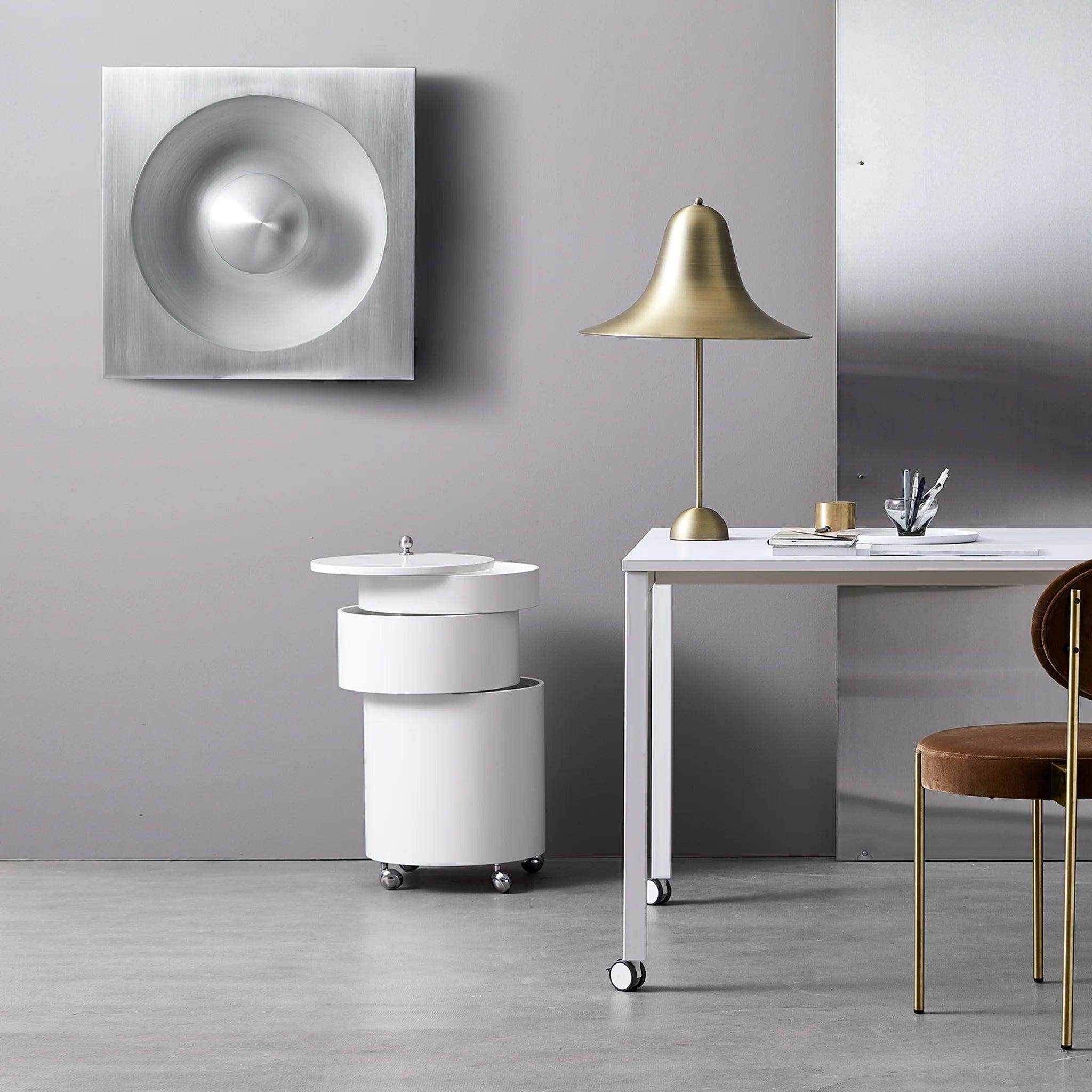 Lampa ścienna SPIEGEL szczotkowane aluminium Verpan Eye on Design