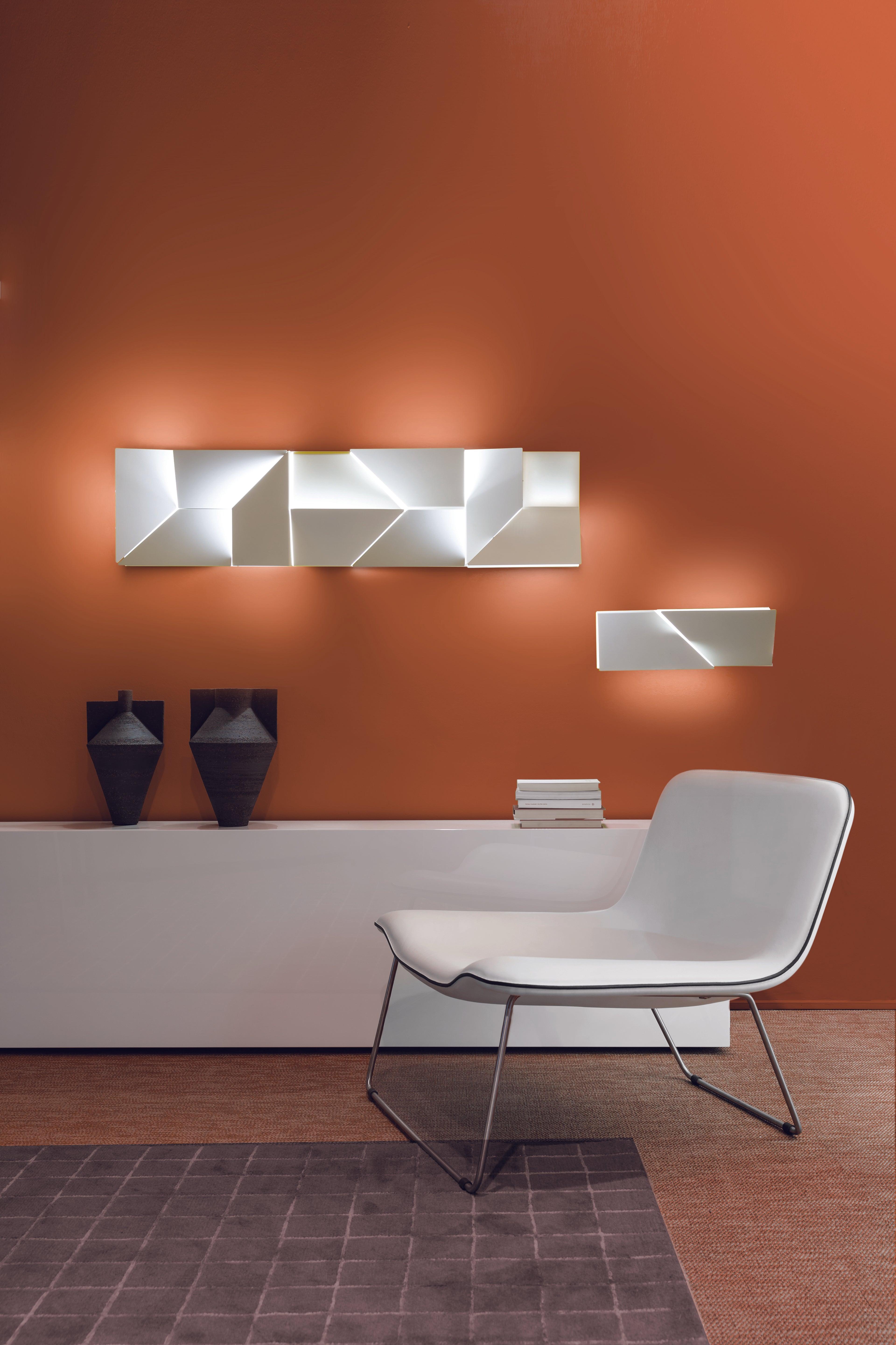 Lampa ścienna WALL SHADOWS LONG biały z oświetleniem LED