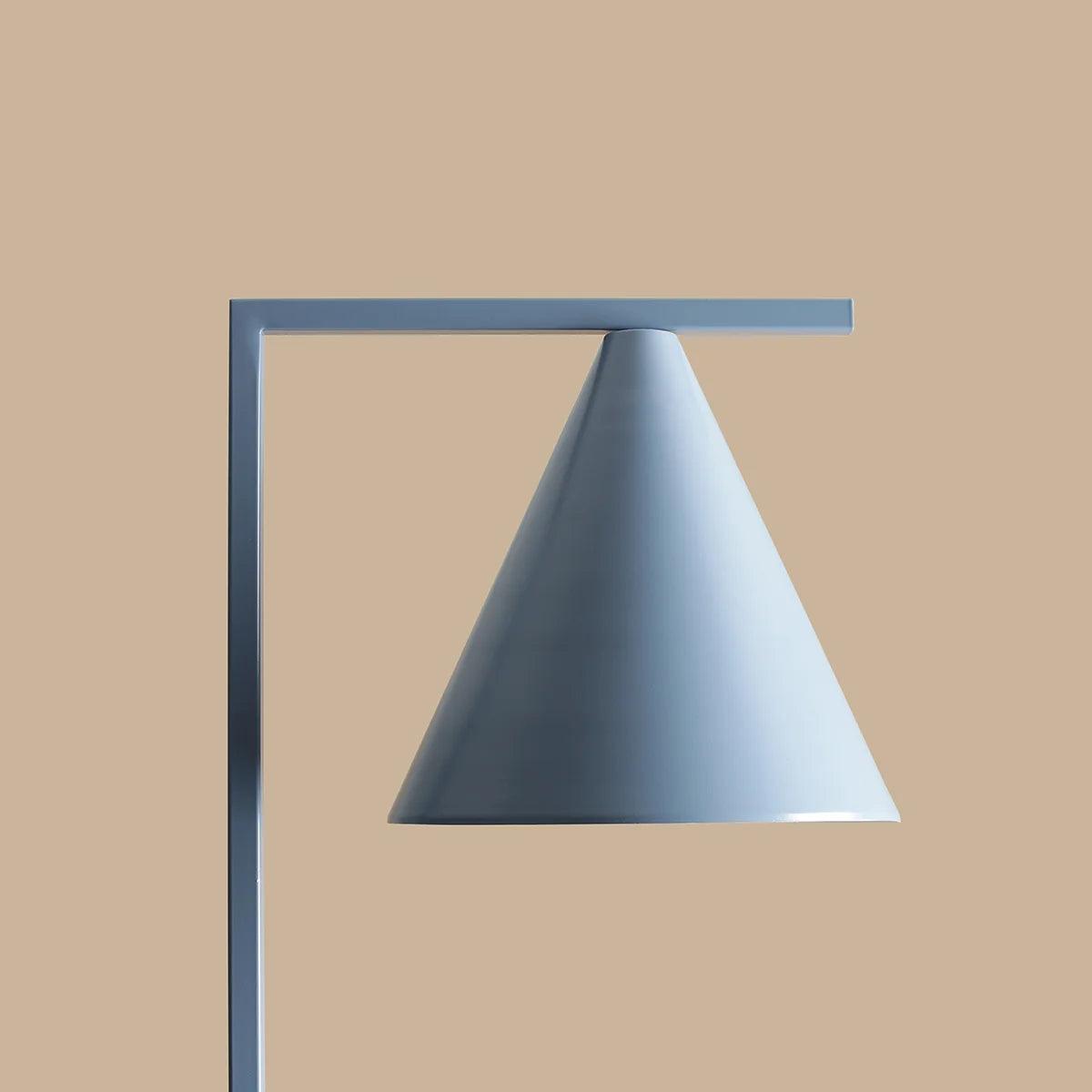 Lampa podłogowa FORM niebieski – styl minimalistyczny