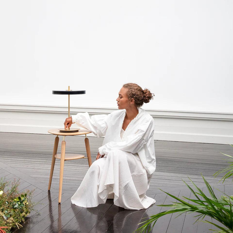 Lampa stołowa ASTERIA TABLE czarny UMAGE Eye on Design