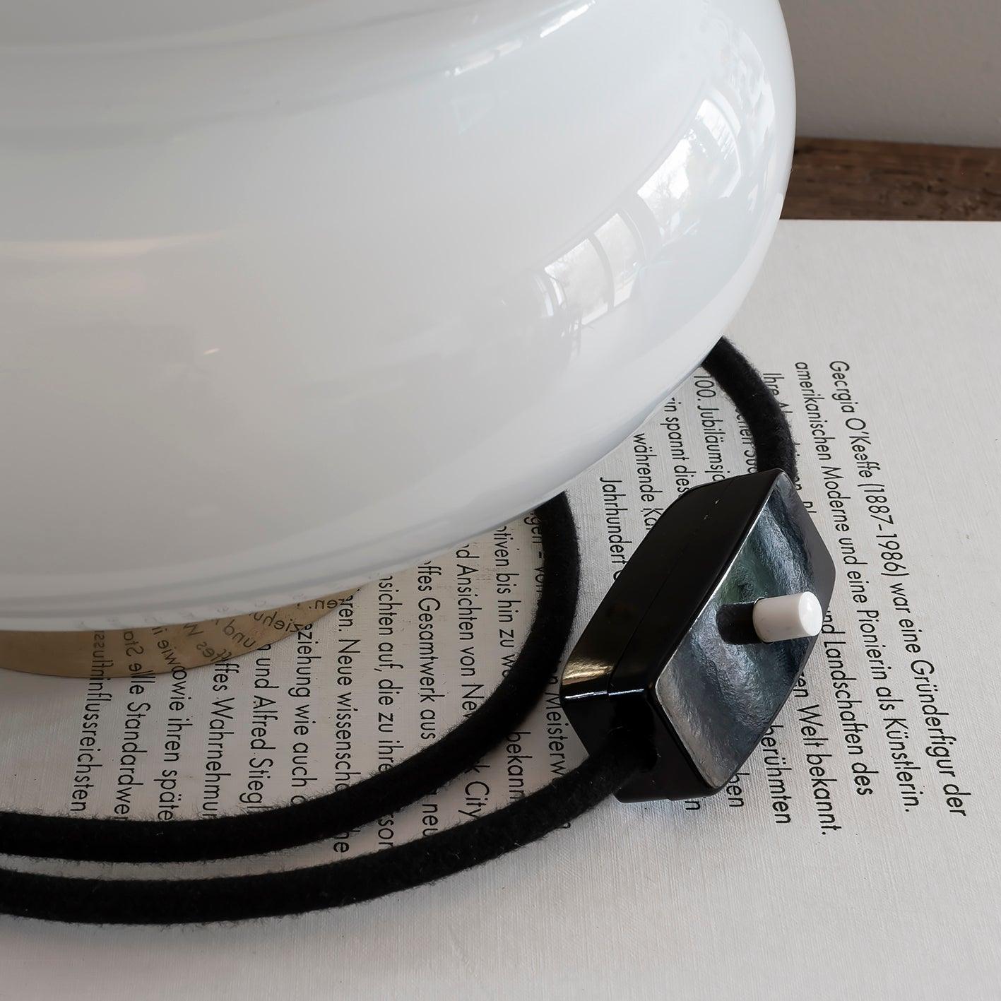 Lampa stołowa BIBE nikiel Embassy Interiors Eye on Design