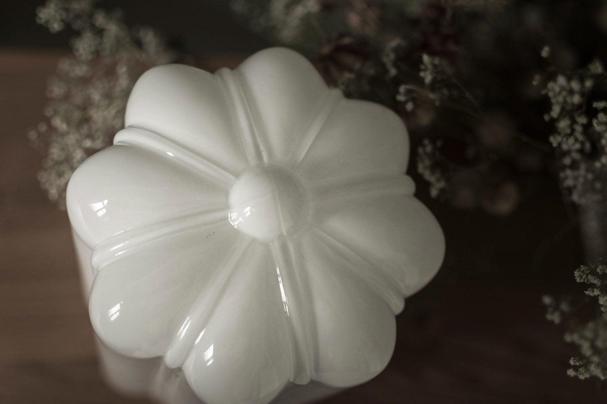 Lampa stołowa DECO nikiel Embassy Interiors Eye on Design