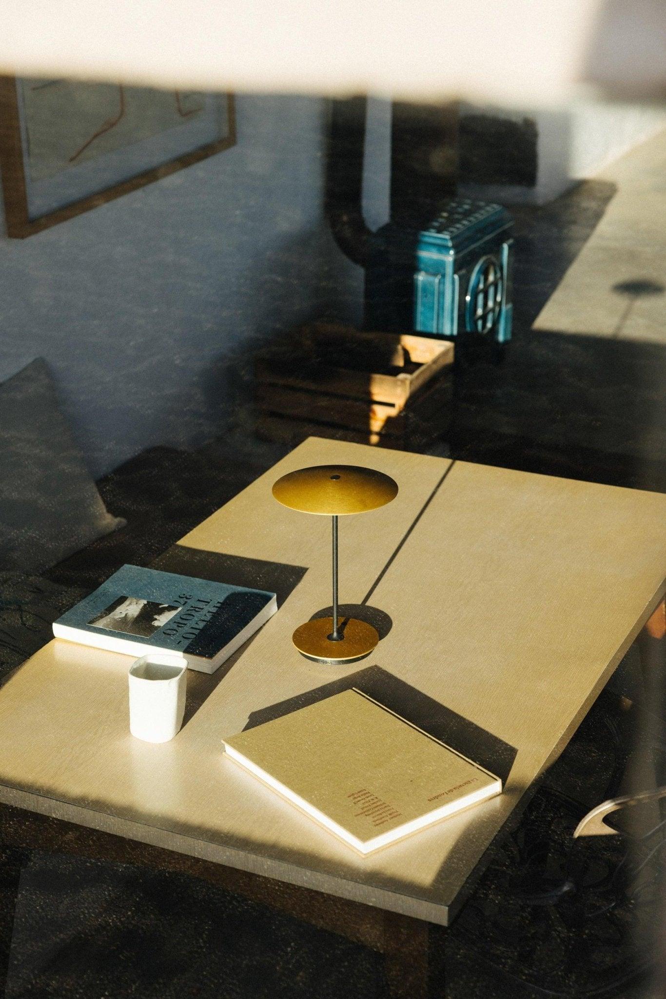 Lampa stołowa GINGER jasnobrązowy Marset Eye on Design