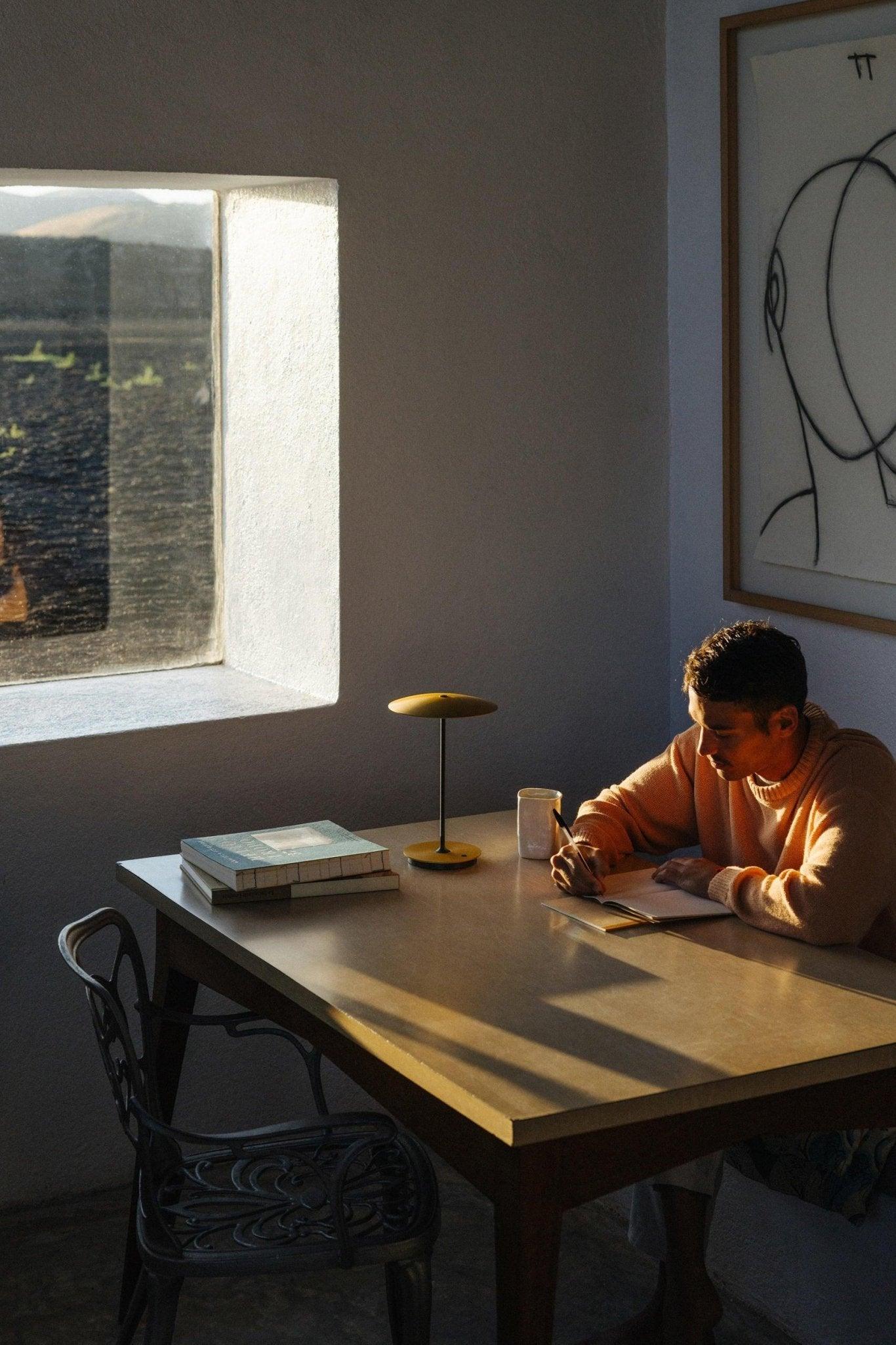 Lampa stołowa GINGER jasnobrązowy Marset Eye on Design