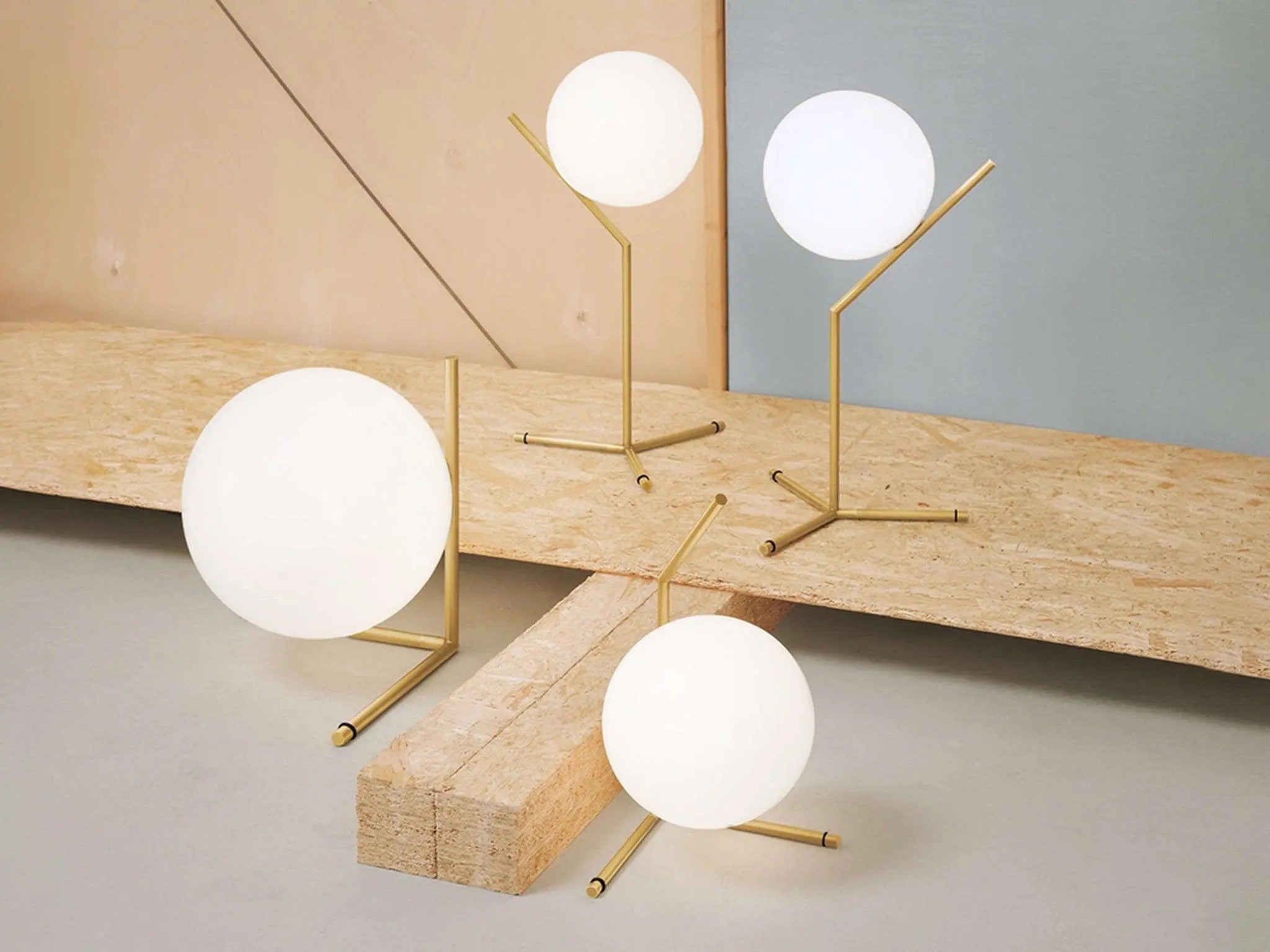 Lampa stołowa IC LIGHTS mosiężny – mosiądz i szkło