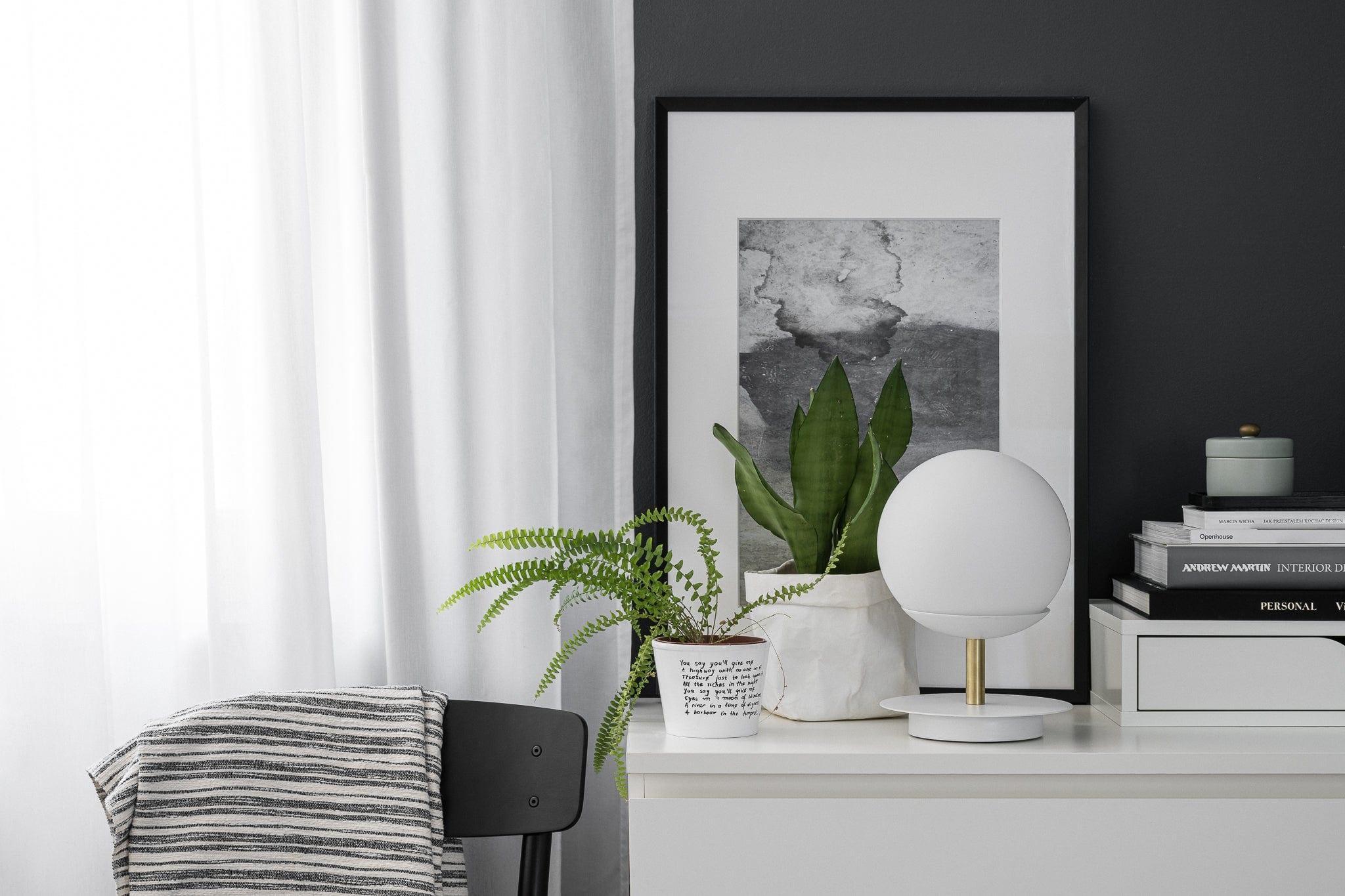 Lampa stołowa PLAAT biało-złoty Ummo Eye on Design