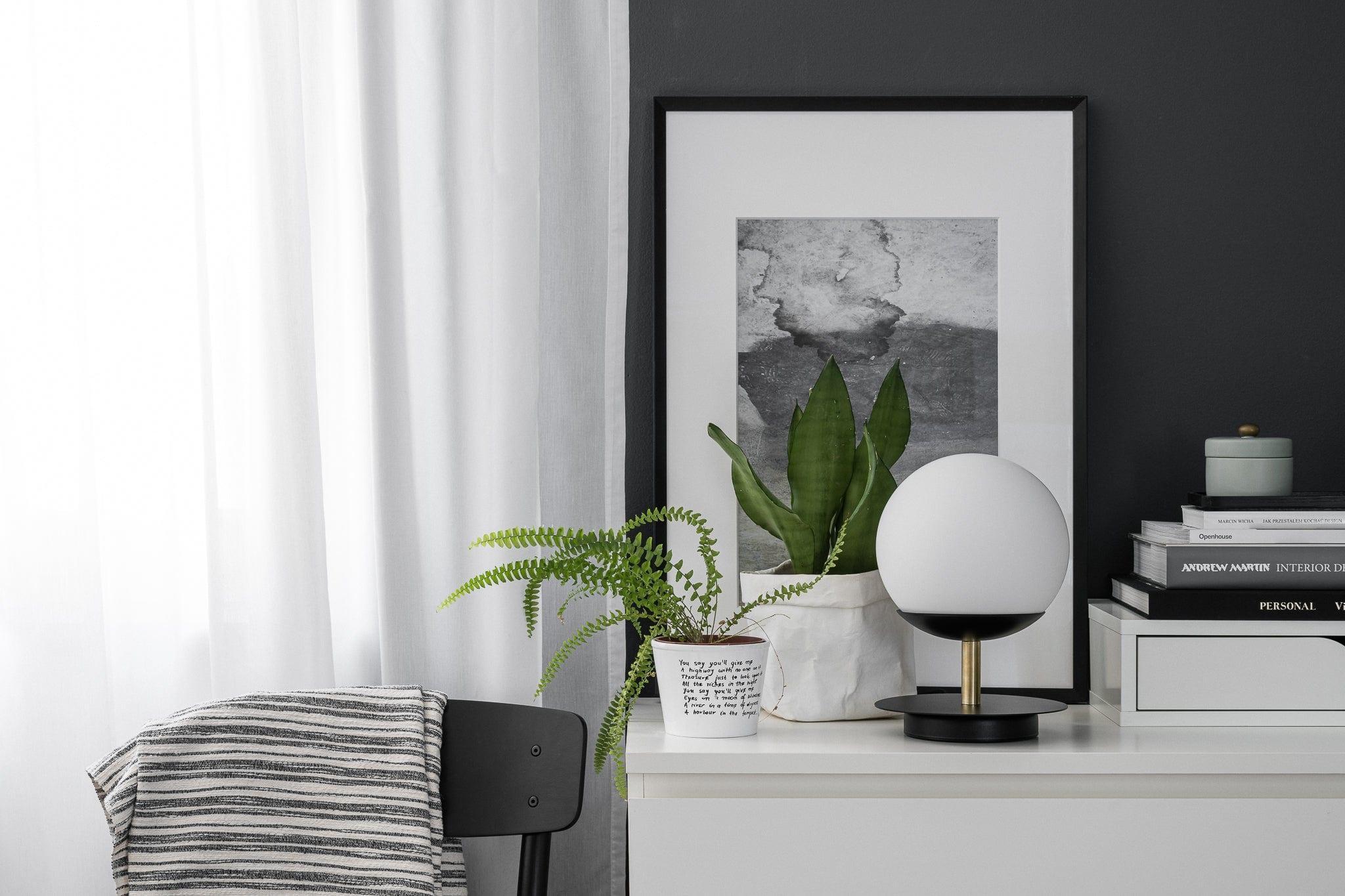 Lampa stołowa PLAAT czarno-złoty Ummo Eye on Design