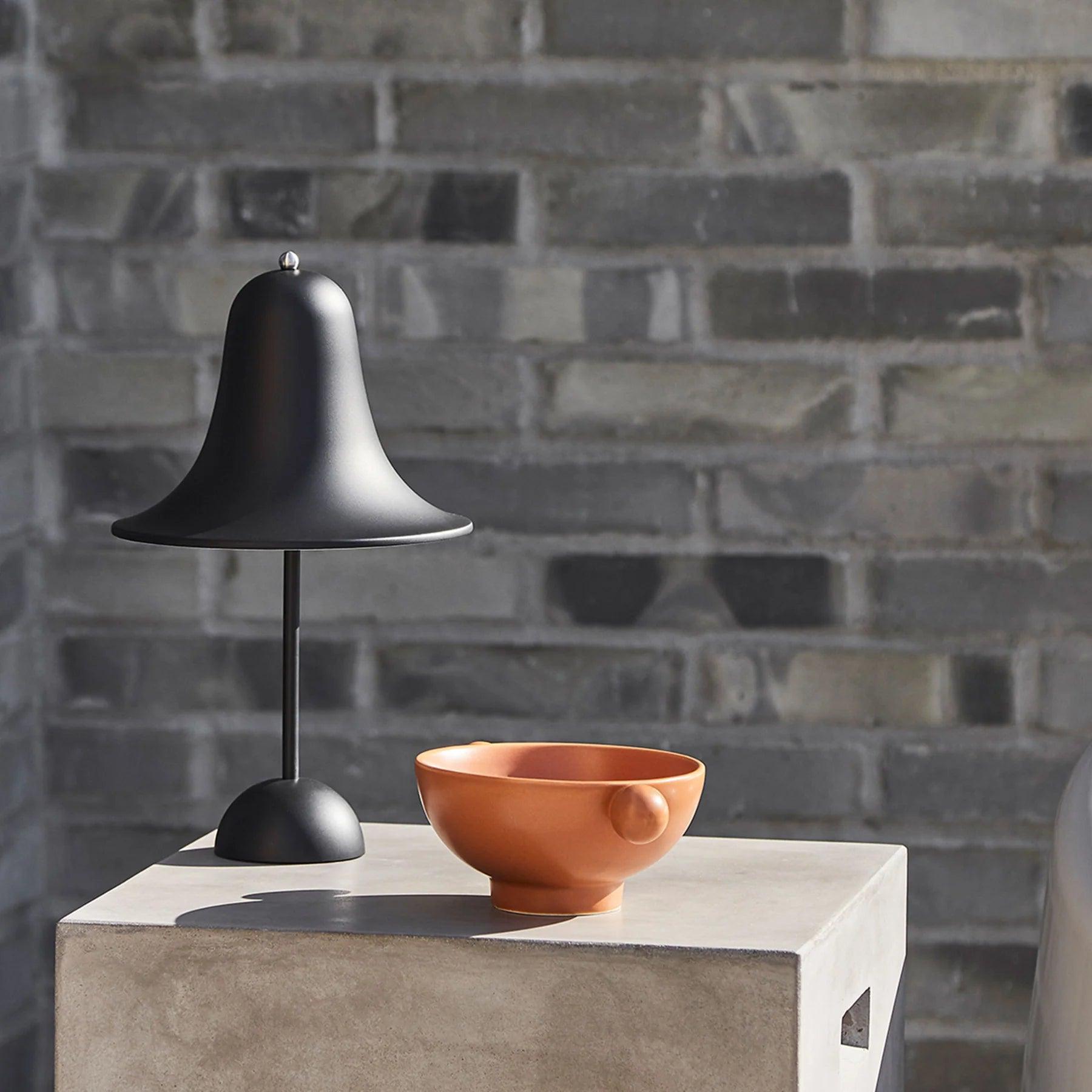 Lampa stołowa przenośna PANTOP czarny mat Verpan Eye on Design