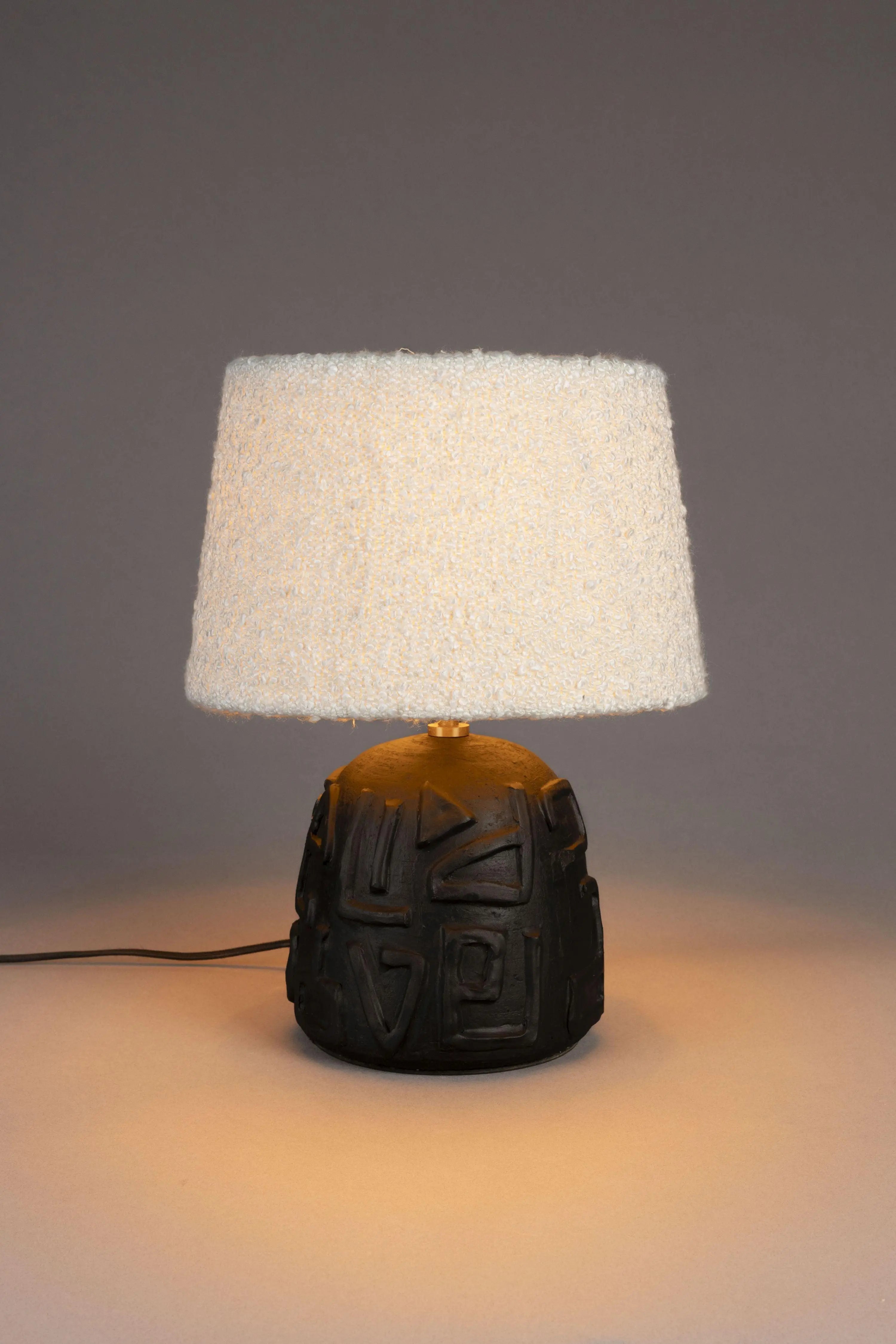 Lampa stołowa RENZO biały boucle, marka Dutchbone