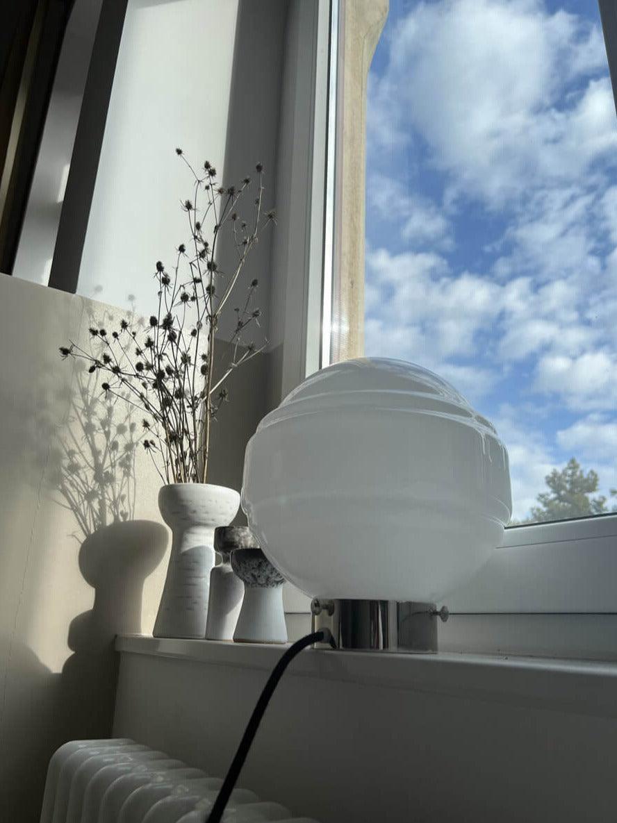 Lampa stołowa SATURN nikiel Embassy Interiors Eye on Design