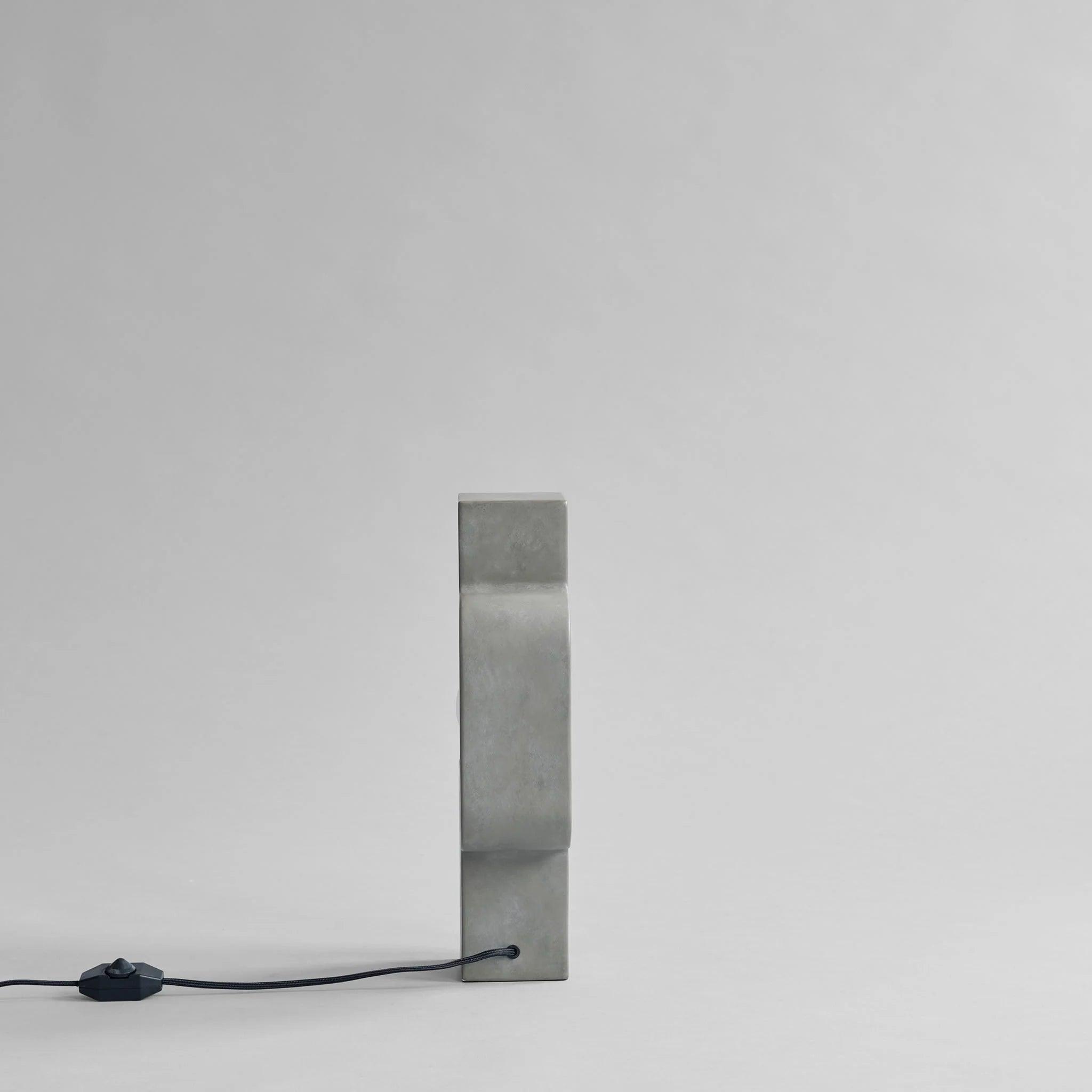 Lampa stołowa SITTING MAN szary 101 Copenhagen Eye on Design