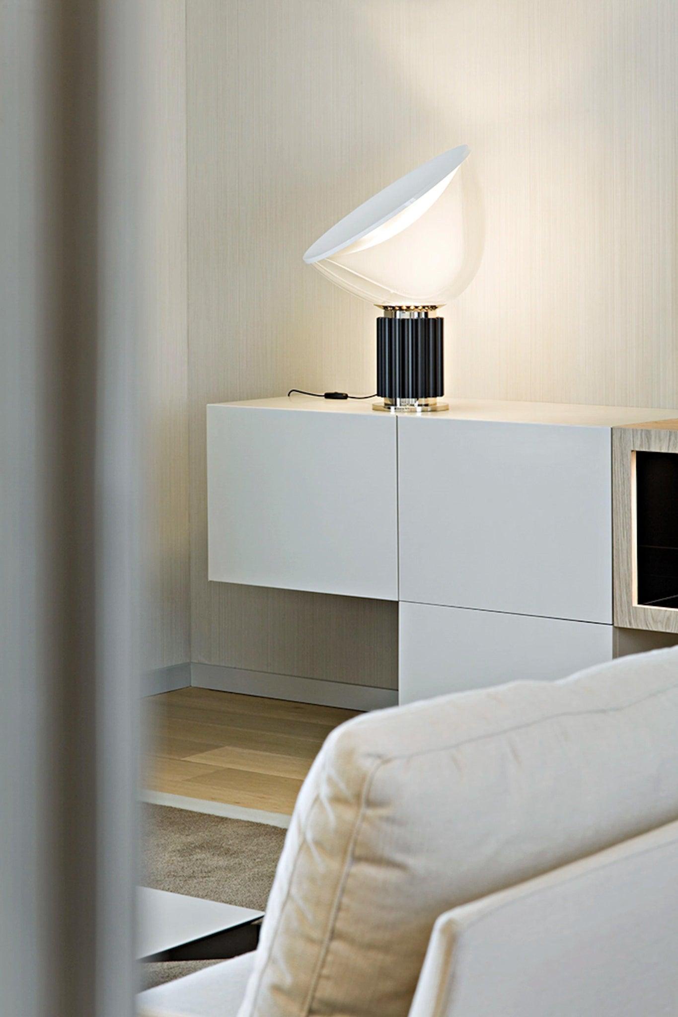 Lampa stołowa TACCIA czarny Flos Eye on Design