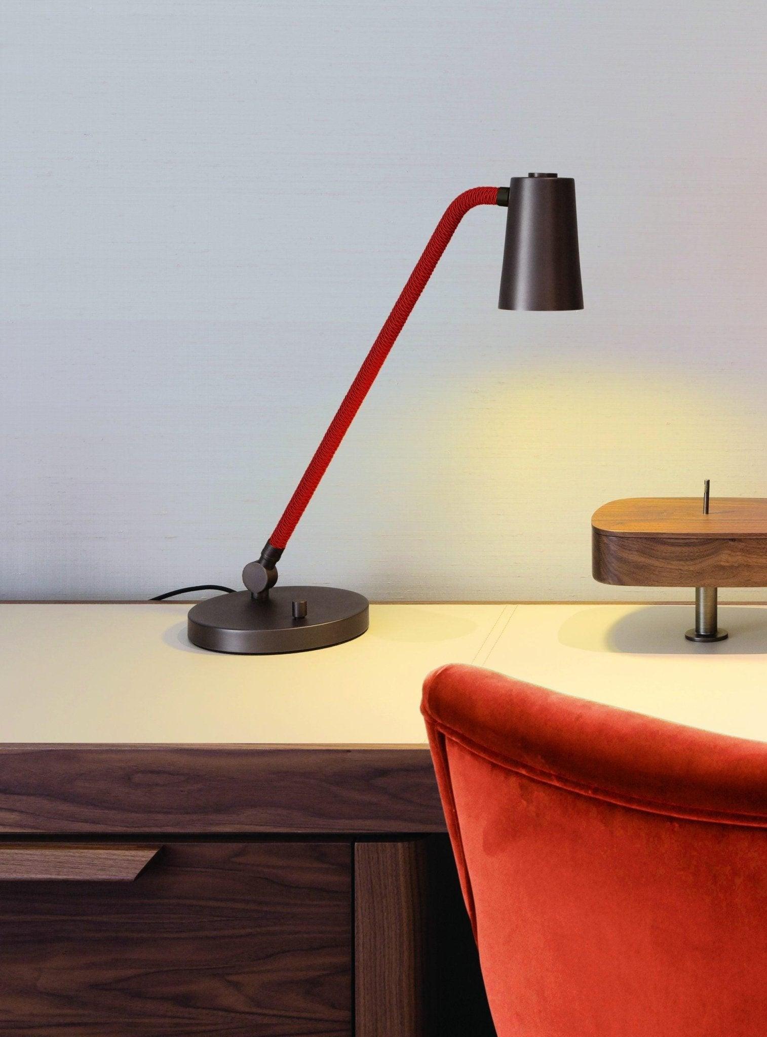 Lampa biurkowa UP szczotkowany brąz – styl skandynawski