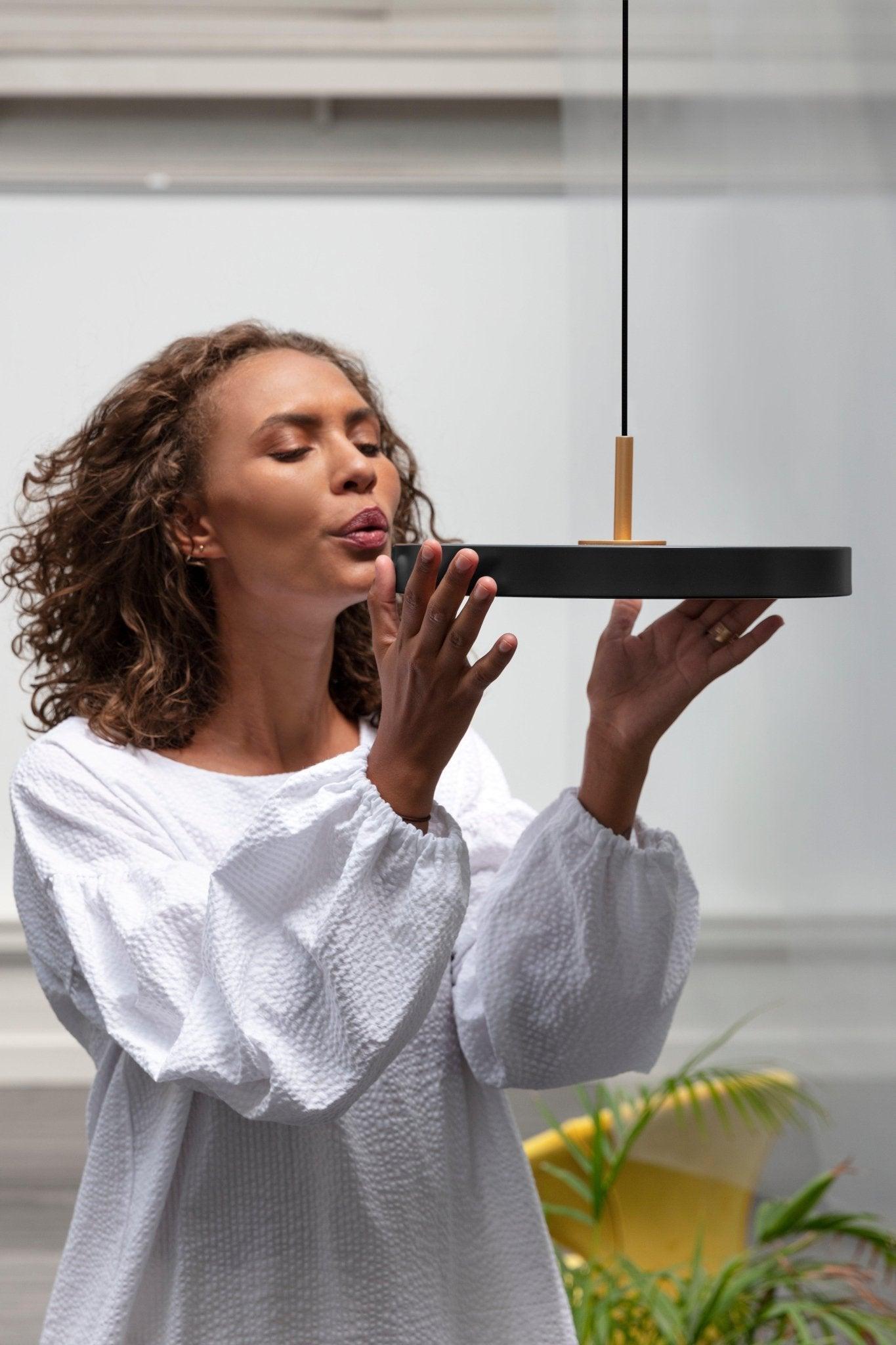 Lampa wisząca ASTERIA czarny UMAGE Eye on Design