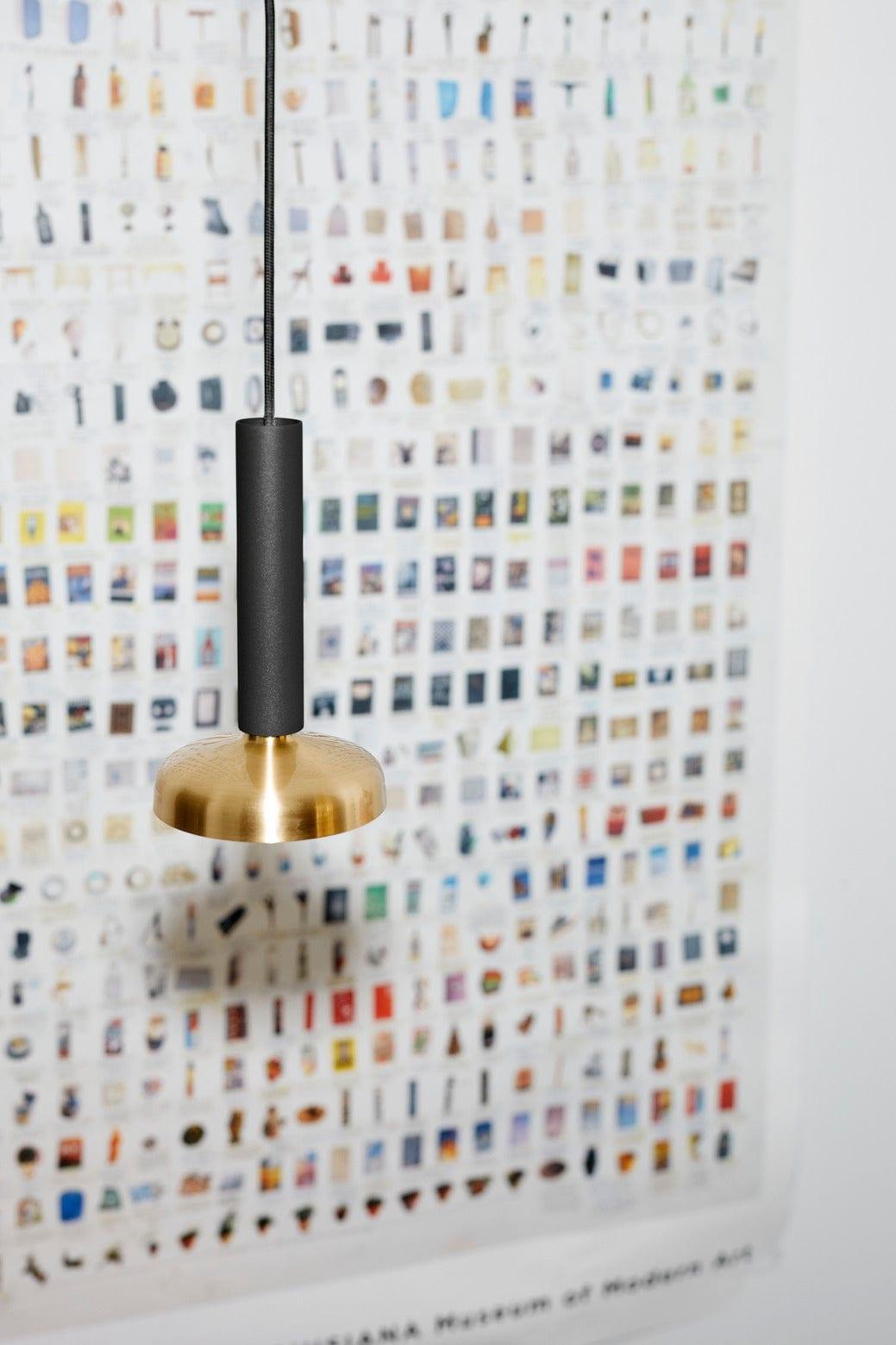 Lampa wisząca BLEND czarny z mosiężnym wykończeniem Pholc Eye on Design