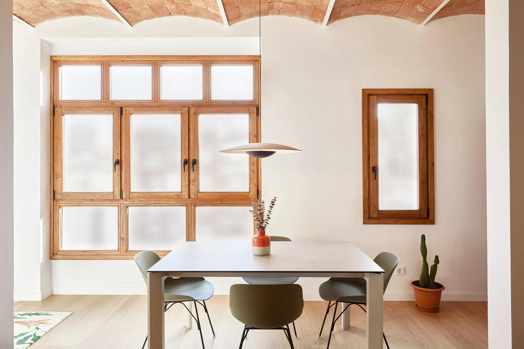 Lampa wisząca GINGER jasnobrązowy z białym wykończeniem Marset Eye on Design